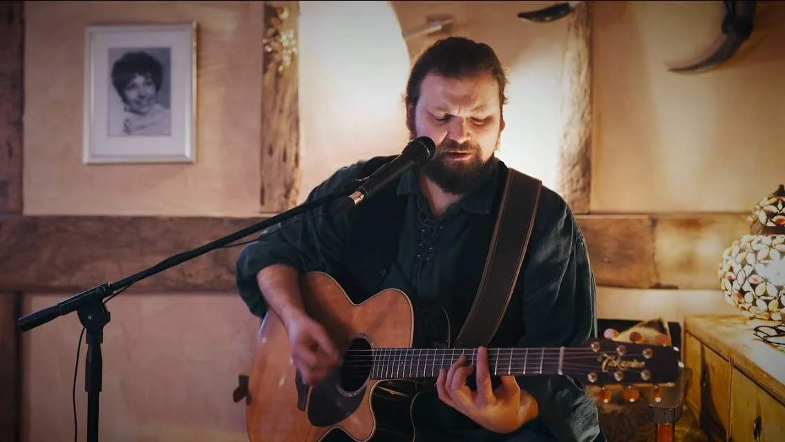 Gez Gold live at Gurkha Fire