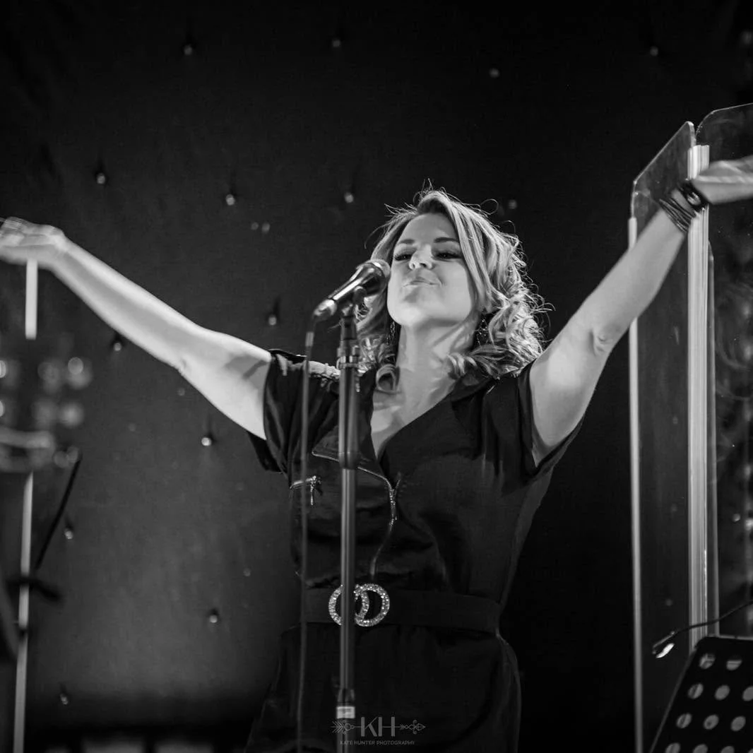 Tesni Jones live at Gurkha Fire