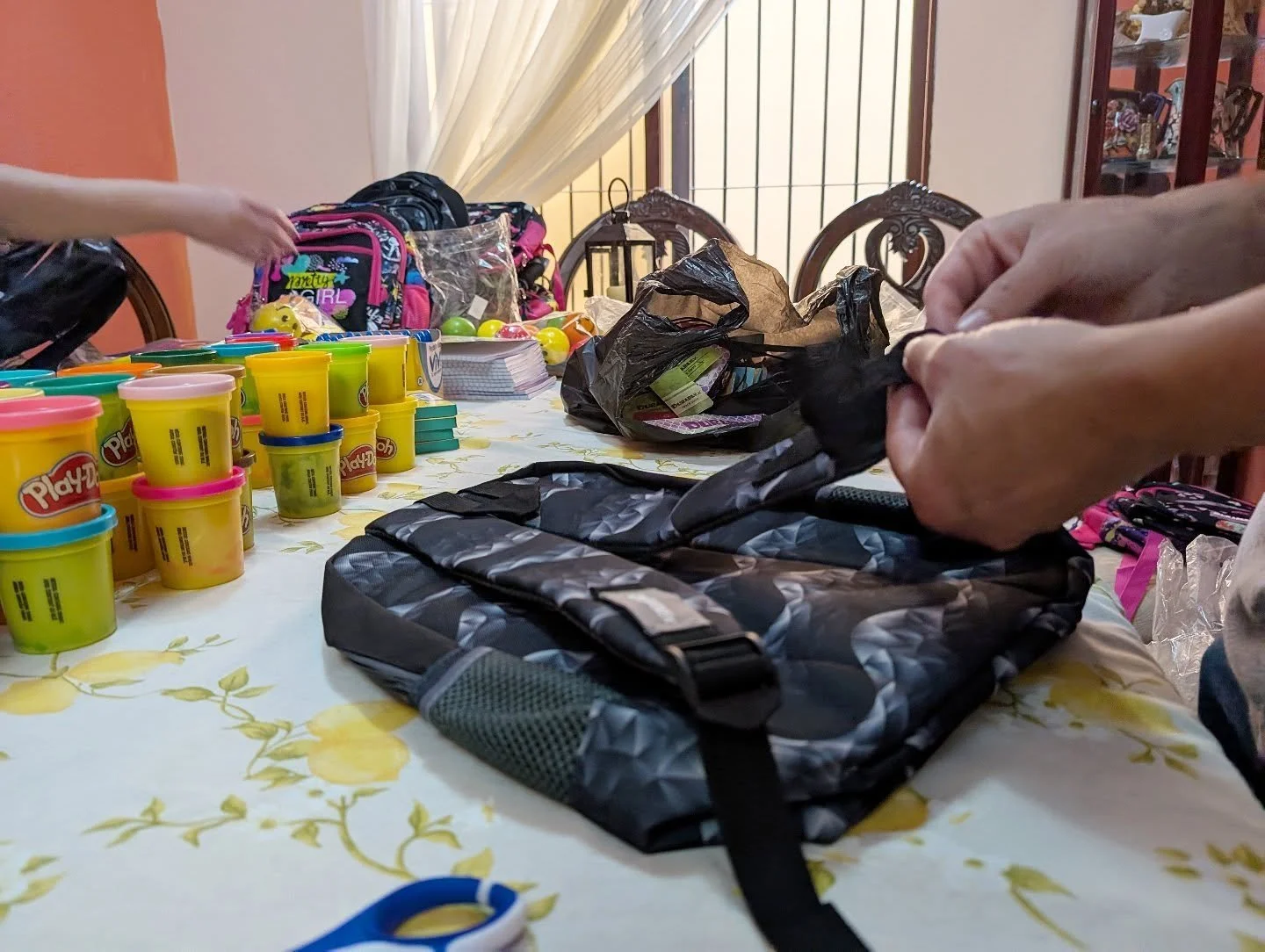 Family moments ❤️ Momentos en familia 

https://www.mundocolorado.app/

#MUNDOColorado #mundokids #coloradononprofit #educationnonprofit #honduras