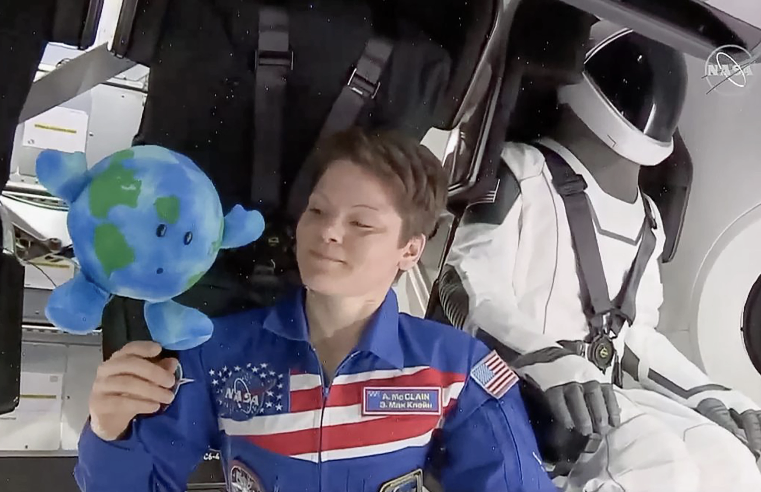 mundo-colorado-kids-collection-funds-education-earth-stuffy-3.png