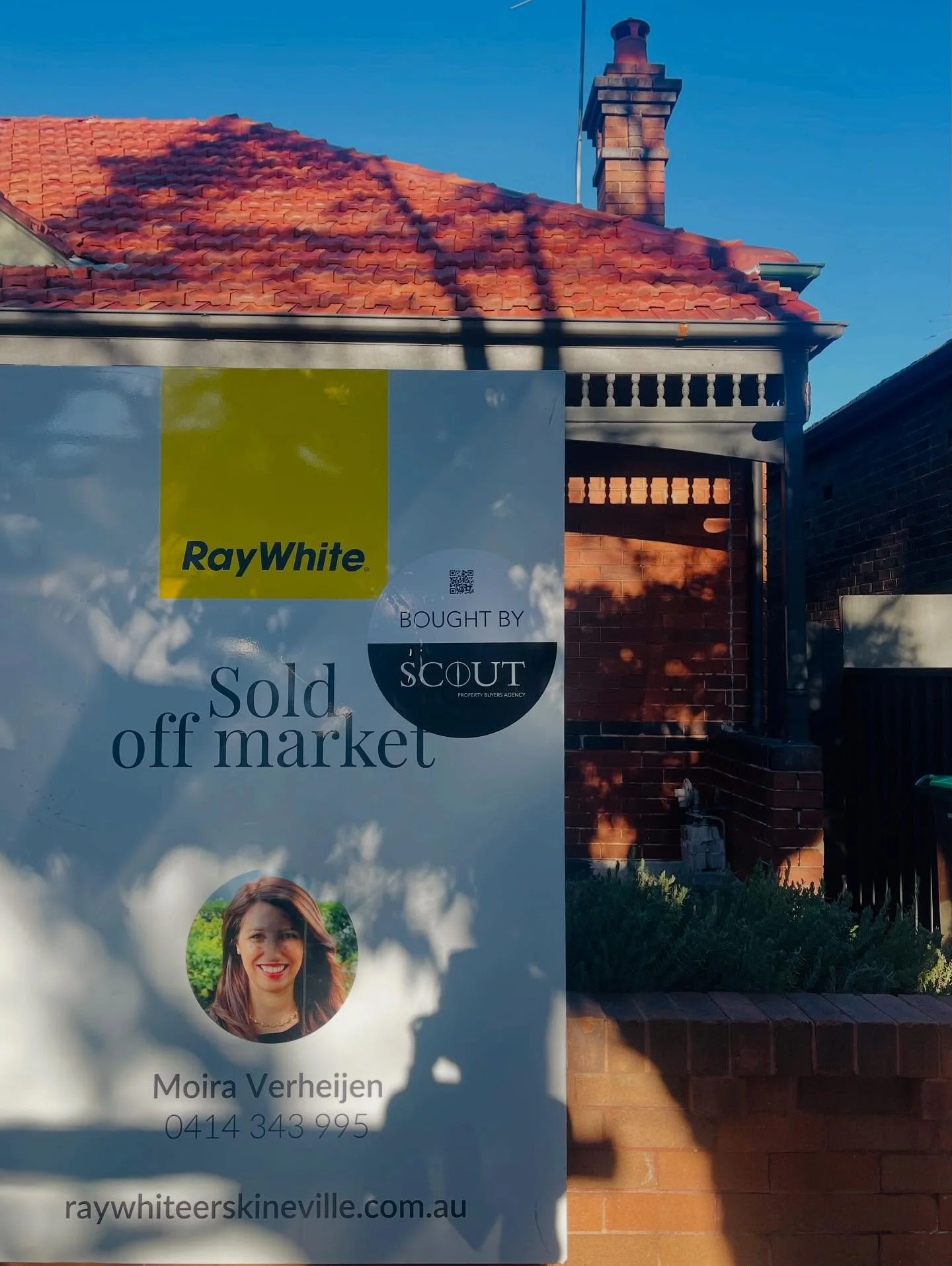 Another Off-Market buy with @moiraverheijen last night in Erskineville. Got nothing insta-worthy to post, so here&rsquo;s a signboard pic of our off-market deal in Marrickville last week instead ;)