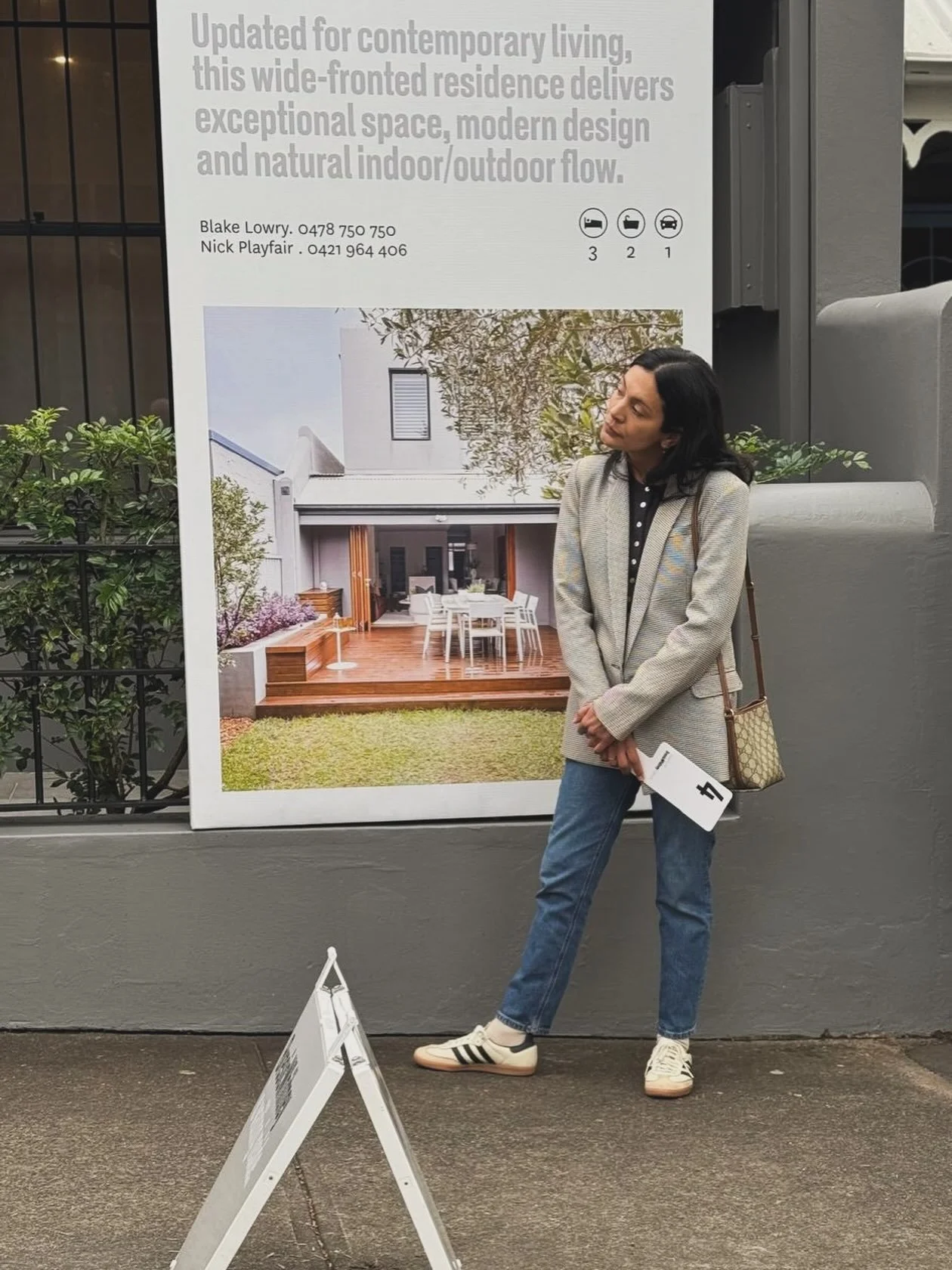 Forget the Sydneywide headlines. Demand can look completely different from one suburb to the next, and even from one street to the next.

This Stanmore auction had 10 registered bidders this morning. Bought on an auction bidding service for a young f