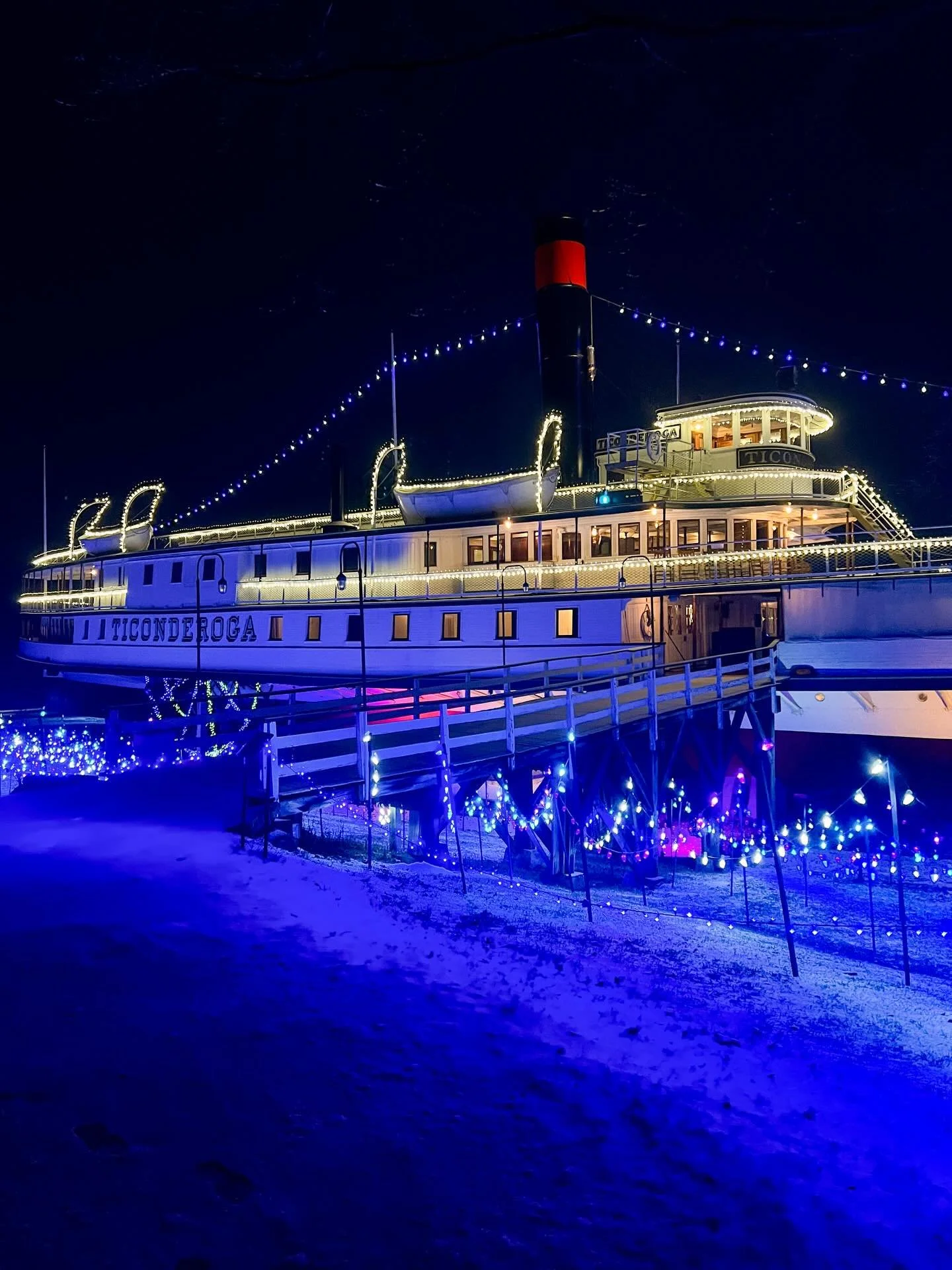 Winter Lights at Shelburne Museum is back for a 5th season!

From now until Jan. 4, enjoy the museum&rsquo;s dazzling outdoor display of colorful light installations with light snacks and hot chocolate provided by Lake Champlain Chocolates ❄️✨

Don&r