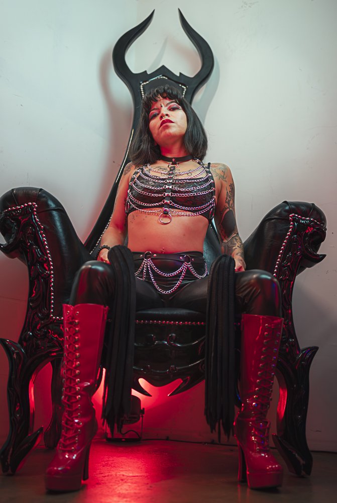 VioletRay Throne.jpg