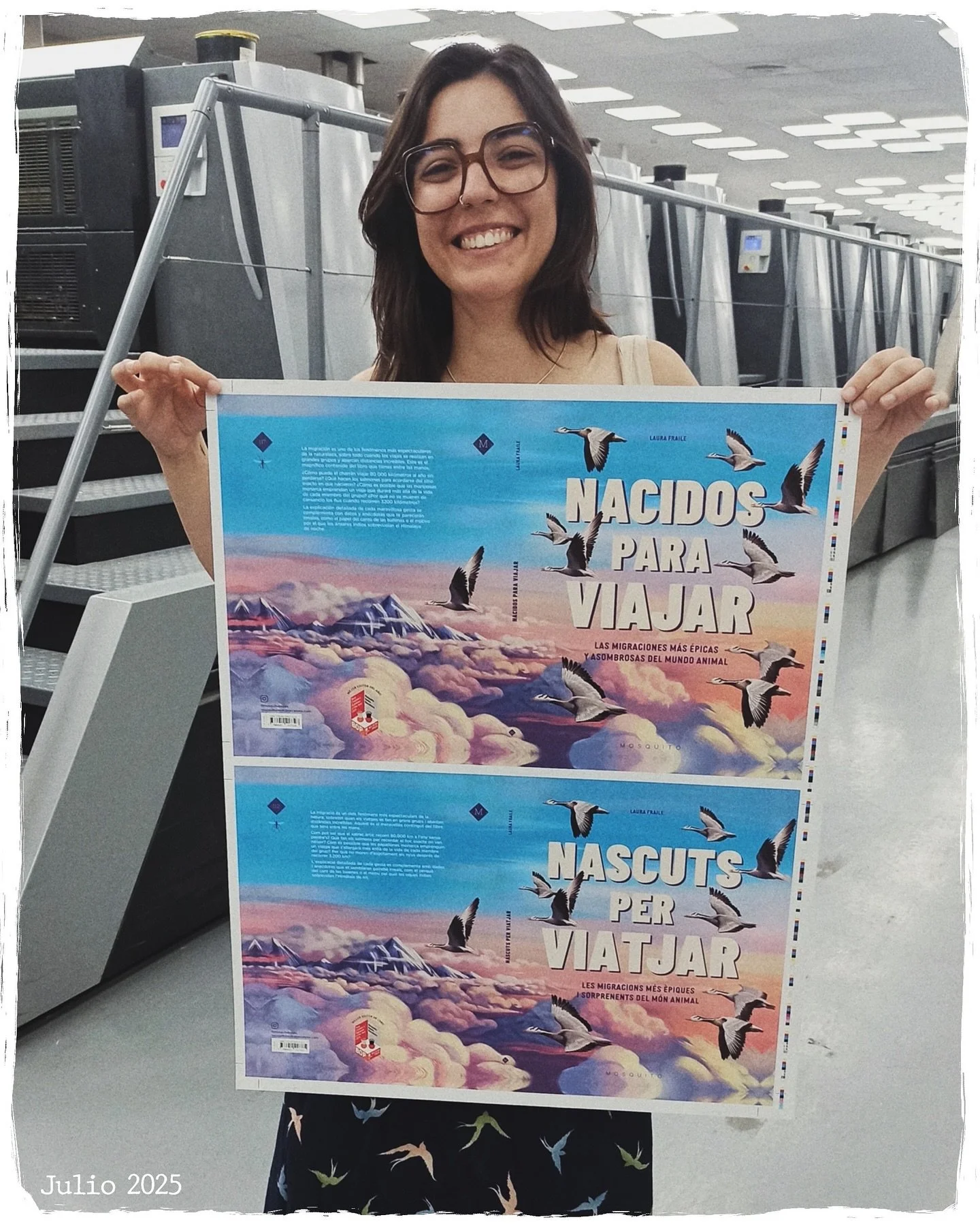 ⏳🐋 Queda muy poquito!!!!! Este octubre llega a las librer&iacute;as mi nuevo &aacute;lbum ilustrado: Nacidos para viajar 🪽🐾☁️💫 
ESTE es el libro que lleva gest&aacute;ndose en mi cabeza desde que empec&eacute; a ilustrar libros sobre naturaleza h