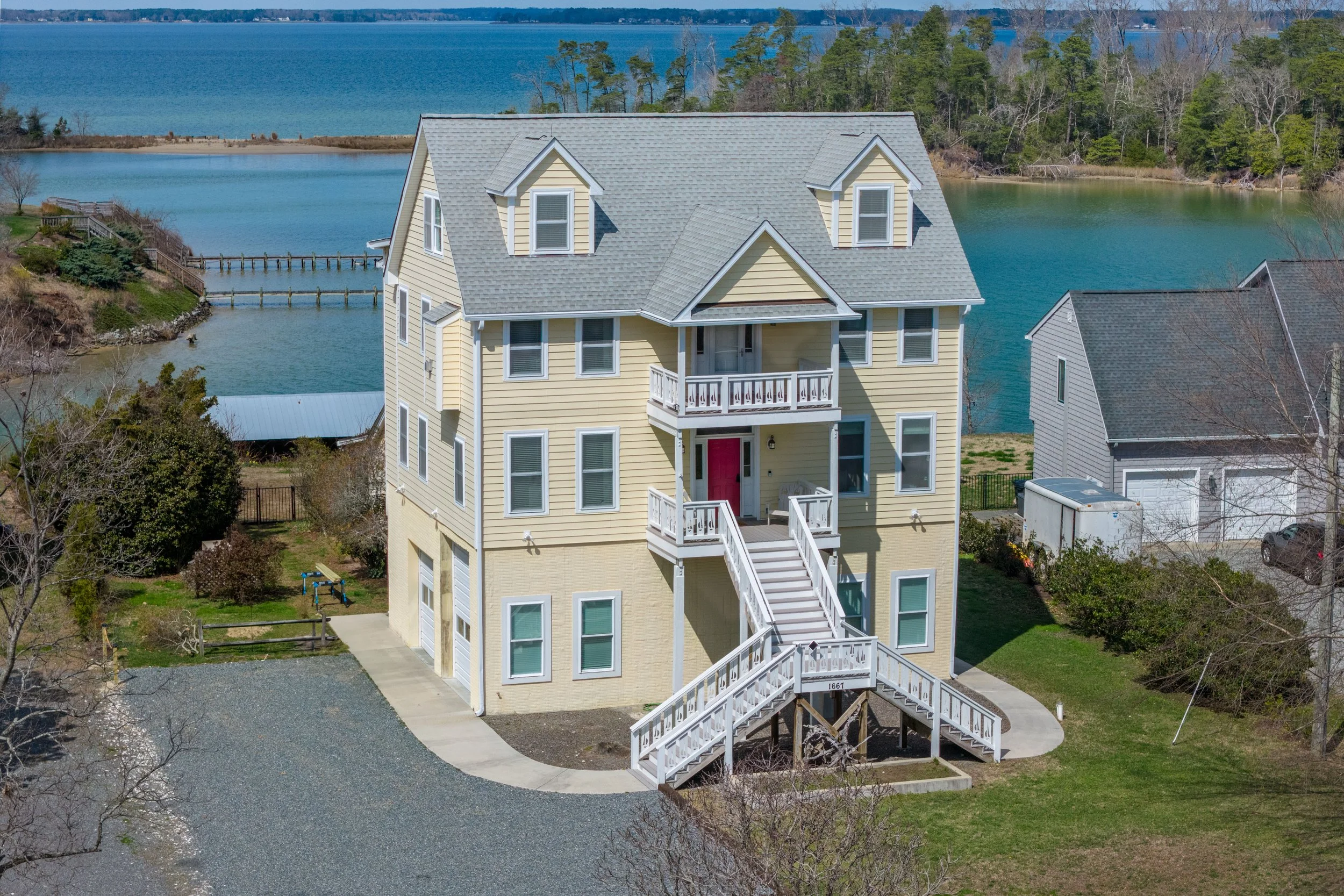 Sunny Shores Retreat: Two Waterfront Homes