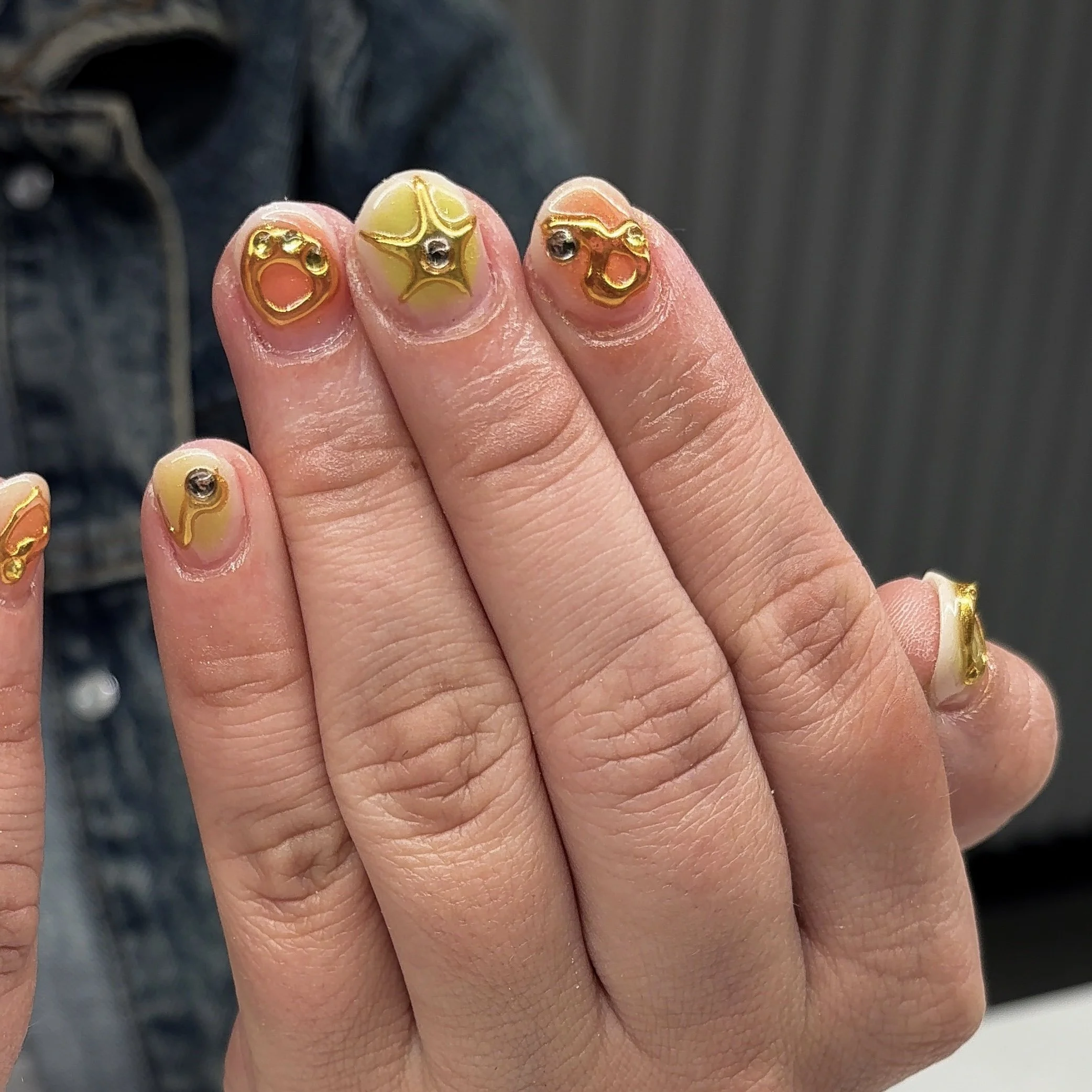 structuredgelmanicurefunkyart.jpg