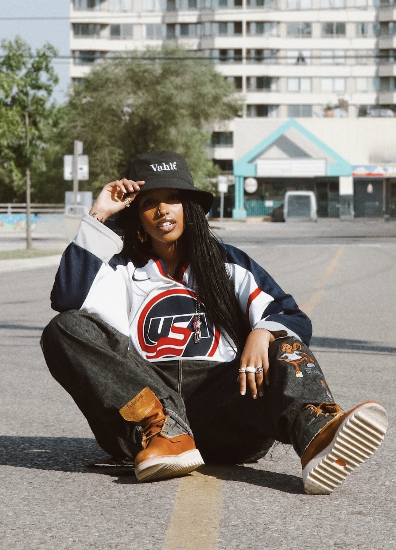 Zahra Hassan is a proud Somali-Canadian educator, community worker, content creator, and fashion enthusiast currently based in Toronto, Ontario.