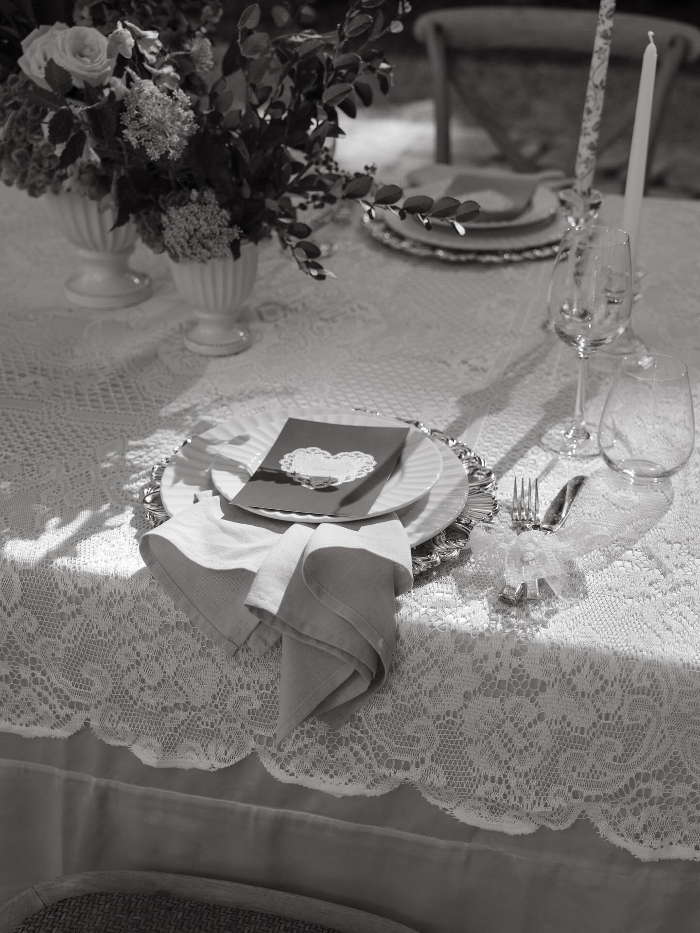 Lace on lace on lace, and I&rsquo;m not mad about it! In love with these gorgeous little reception details.

Creative Team
Venue: @thebowerestate
Stylist: @vowsandthings
Makeup Artist: @larosebeautymakeup
Hair Stylist: @blowlaundry
Dresses: @afterfiv