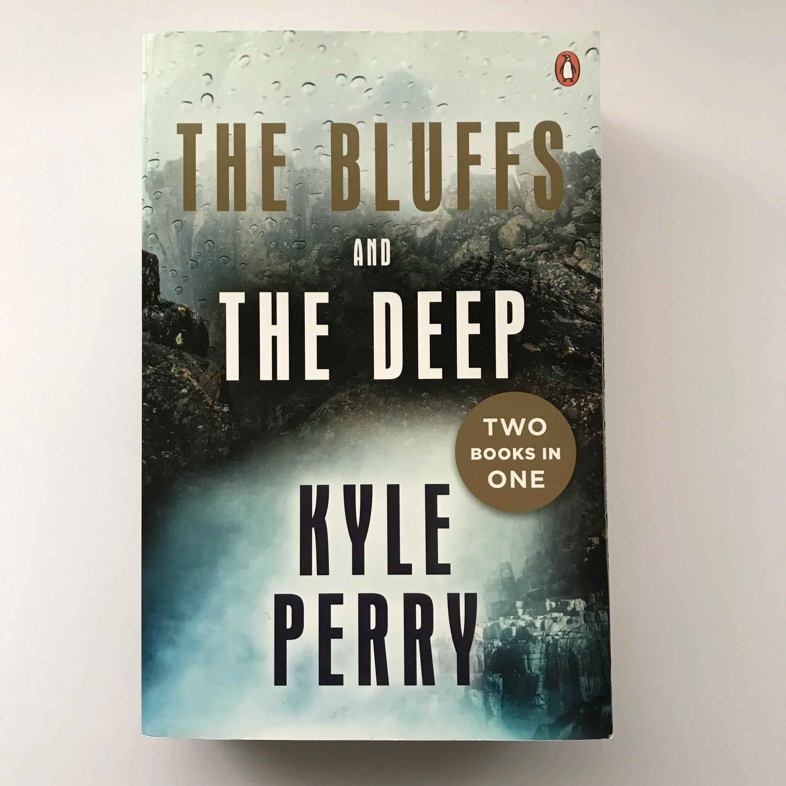 Kyle Perry - The Bluffs and The Deep (2 Books in 1)