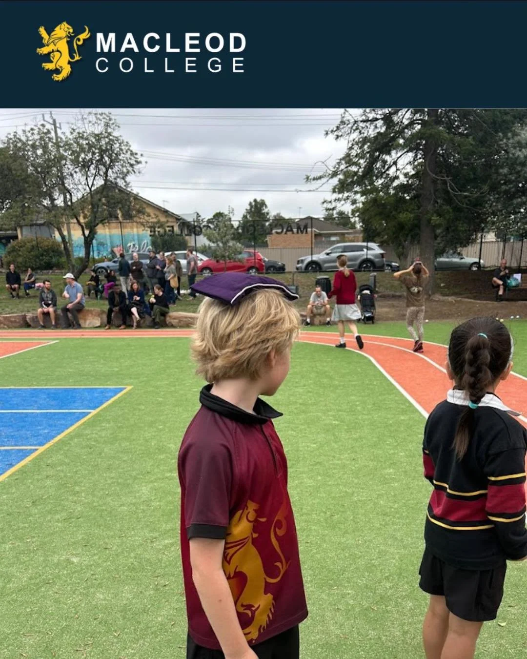 ✨ CONNECT ✨ 
Last week our Primary students and their families enjoyed some fun and games during the Twilight Sports evening. A special thank you to Mark our OSHC Educator and Their Care for their donations to the event. 
#macleod #macleodcollege #pr