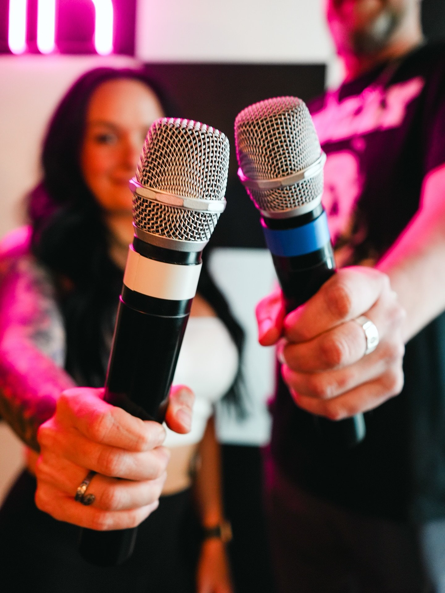 ON WEDNESDAYS WE SING KARAOKE! 🎤💖

Grab a $5 pink tea shot from Kalin and sing your heart out with DJ Sideshow &mdash; every Wednesday from 9pm-2am! 

It&rsquo;s our favorite night of the week! Come make it yours too 🤩