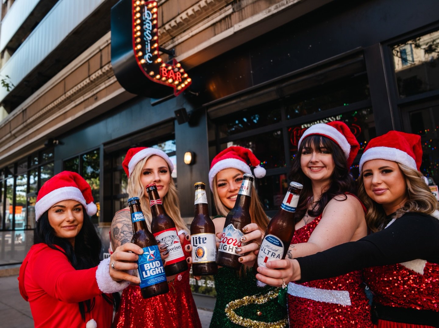 Holiday cheer tastes even better for $4 🎄🍻

Yes, Happy Hour still counts during the holidays 😏

$4 domestic beers &amp; well drinks
🕓 Weekdays from 4pm&ndash;7pm!
