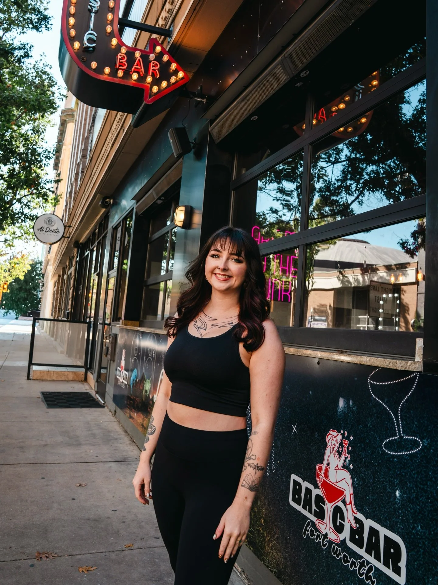 Sun&rsquo;s out, happy hour drinks are $4, and Hannah&rsquo;s in the building ☀️ 

Tuesday plans are set.. See y&rsquo;all soon!