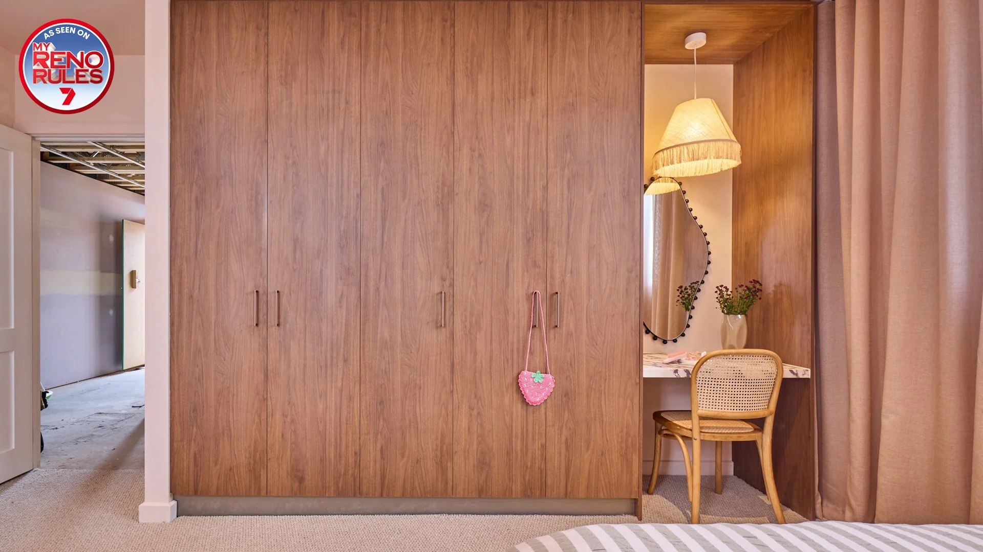 Shaz and Mitch’s library and entertainment unit on My Reno Rules, featured on Channel 7, was a dramatic 24-hour transformation, where a basic flat-pack unit was removed and replaced with a custom-built statement piece. Crafted using Polytec Florentin