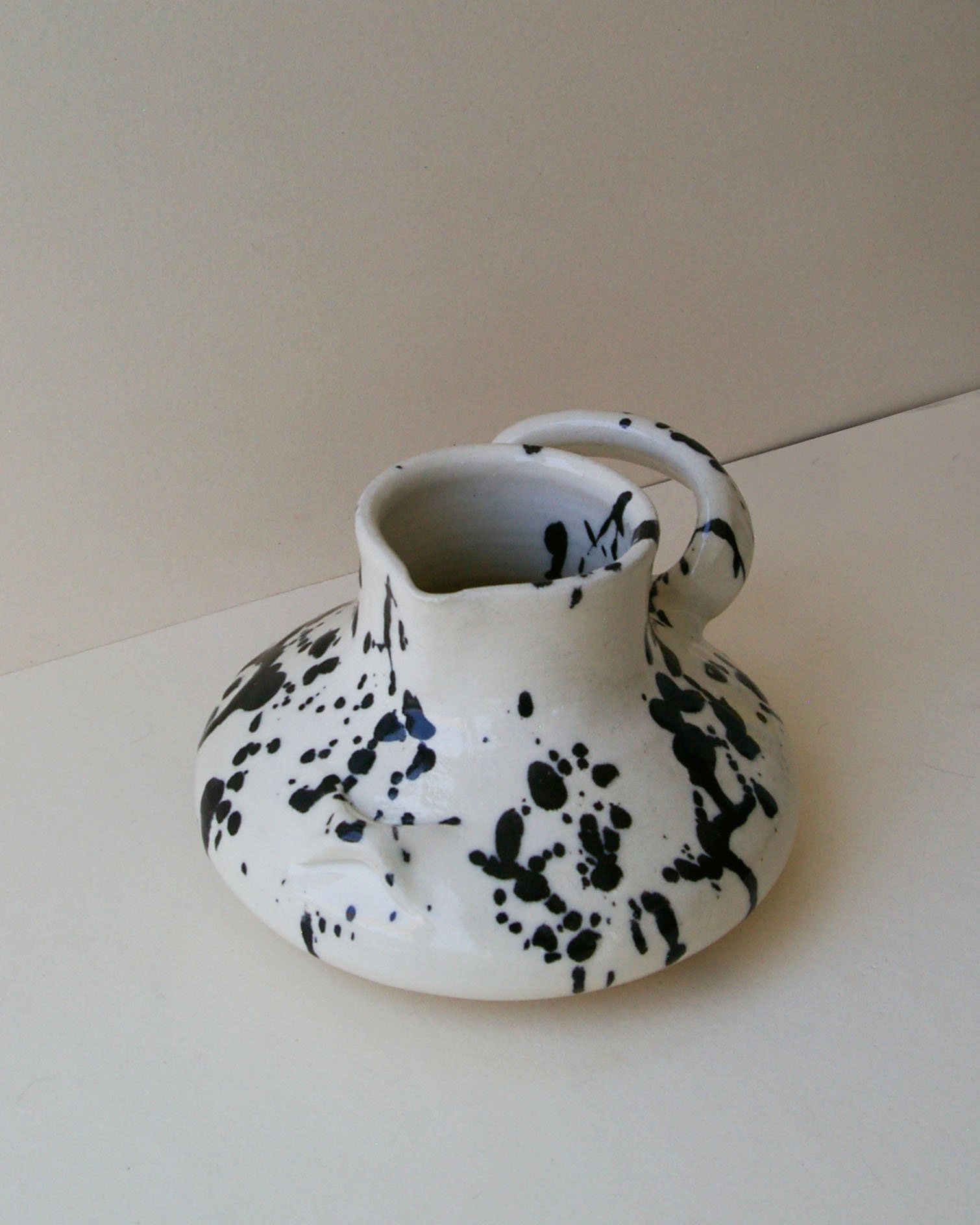 Jug in Bovine