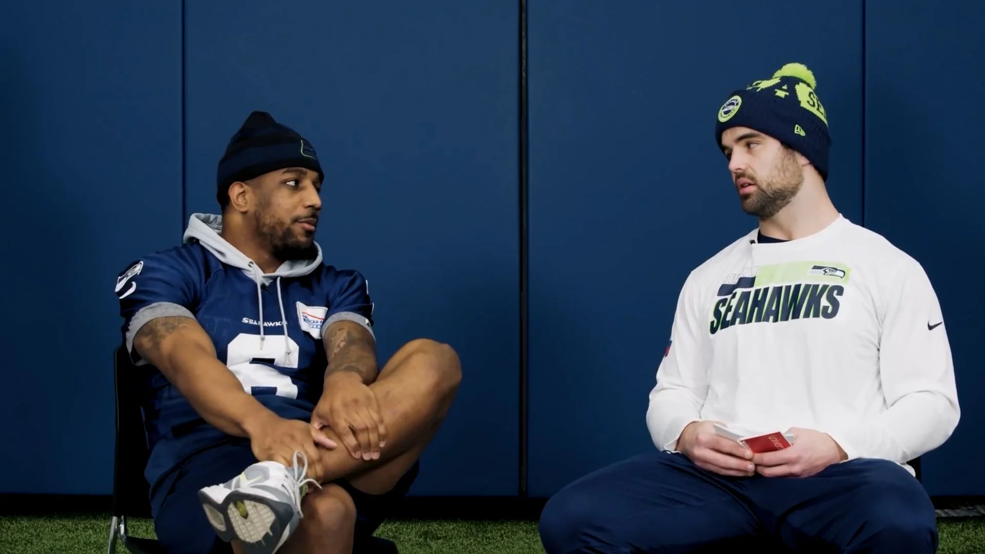 Quandre Diggs Between Two Bellores with Nick Bellore - Seattle Seahawks (1080p, h264).mp4.00_04_30_09.Still008.jpg