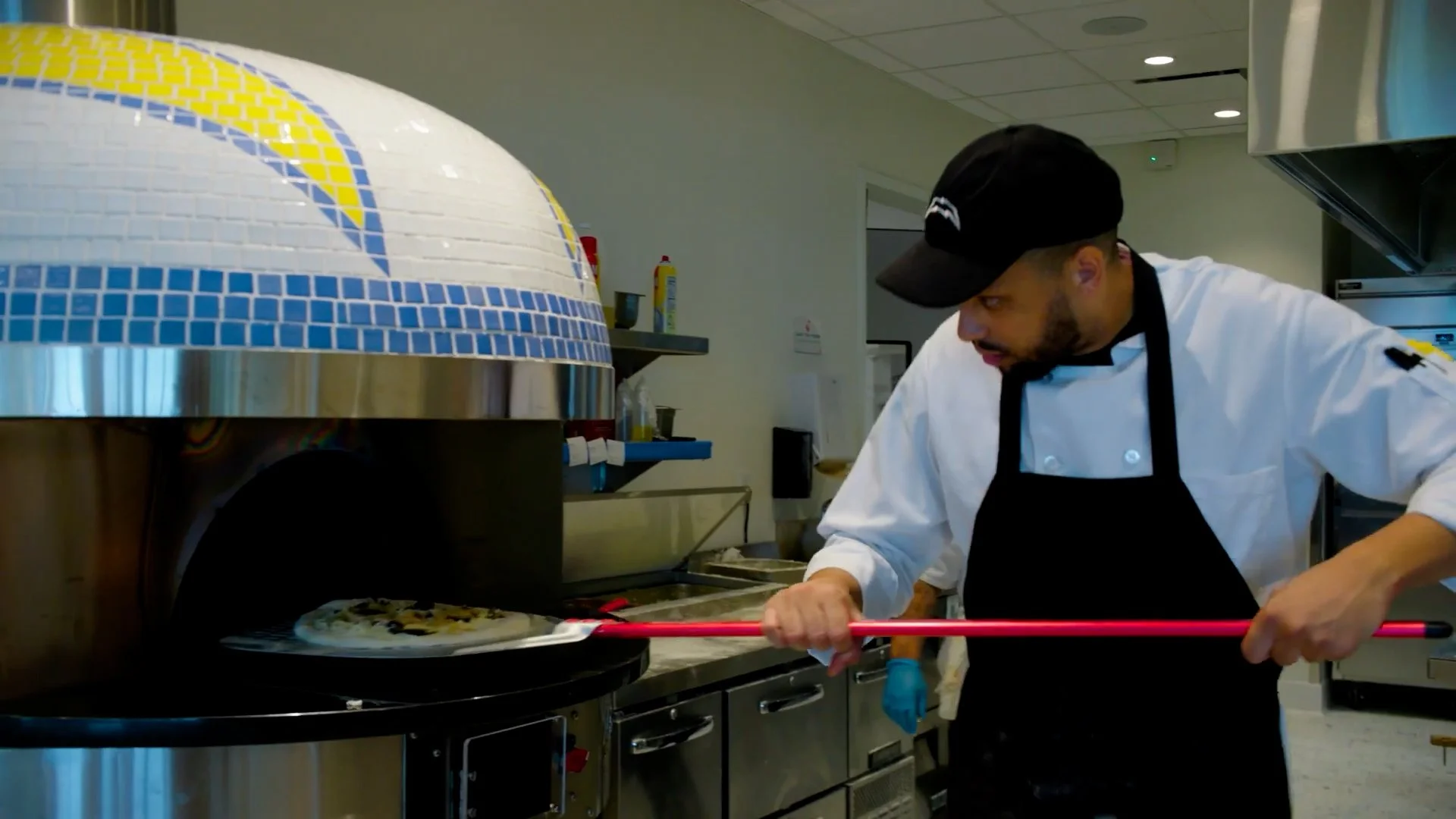 YTDown.com_YouTube_How-Wolfgang-Puck-Fuels-An-Entire-NFL-Te_Media_wxh_tYFQoro_001_1080p.mp4.00_00_47_22.Still015.jpg