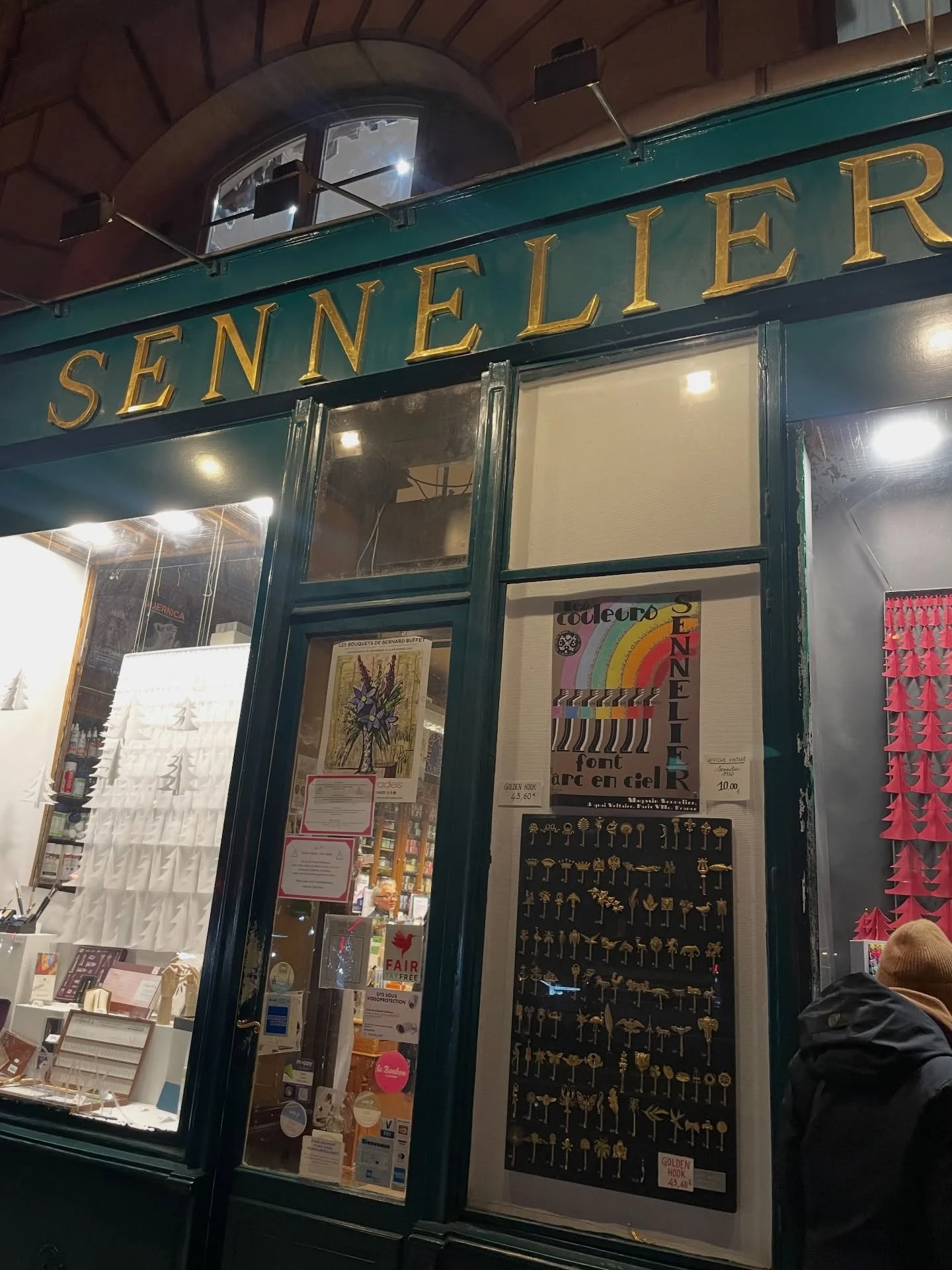 While I was in Paris over the holidays, I visited the beautiful Magasin Sennelier at 3 Quai Voltaire, on the Seine across from the Louvre. It was established in 1887 and framed artists like Cezanne and Picasso shopped there. 

A historic gem and beau
