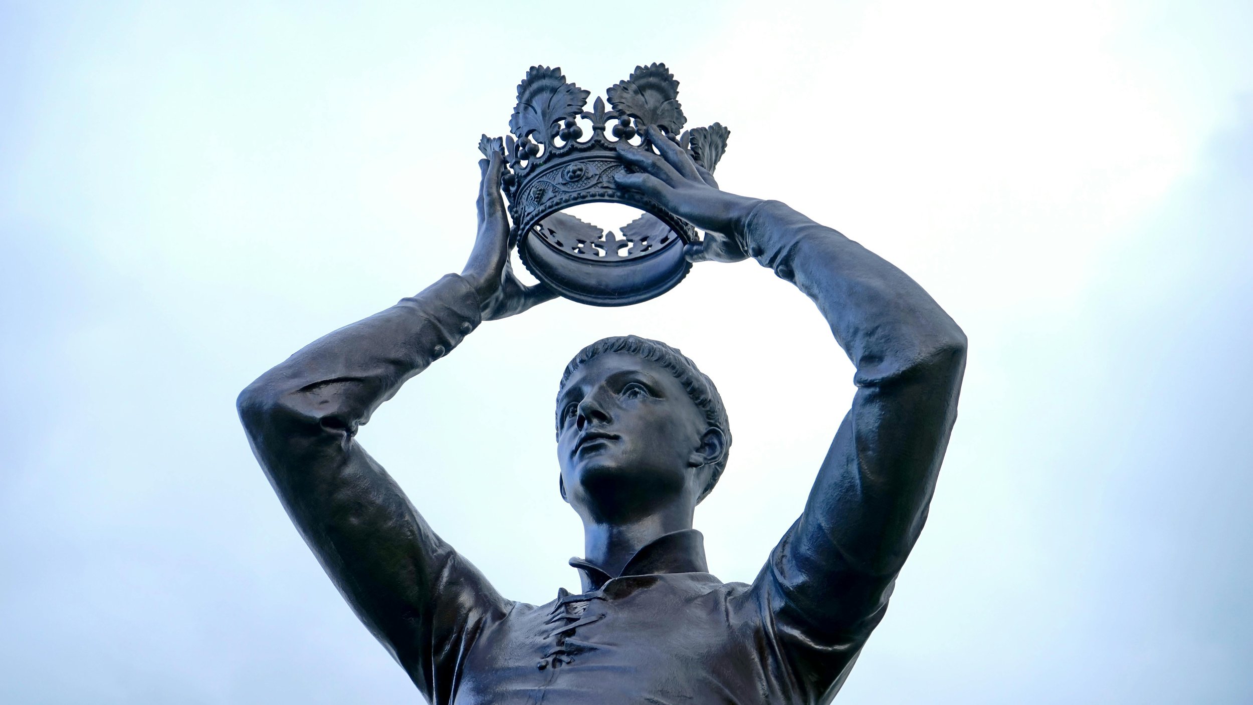 Balancing Kingdom And Crown 