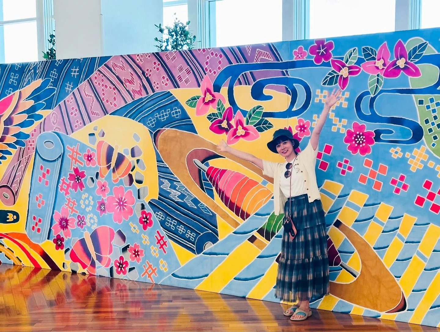 東京へ✈️
8/30(土)「金原亭杏寿独演会」
お花がたくさん届き、会場ロビーがとっても華やか🌺
素敵なスタンドに卓上花、花束のおかげでとても賑やかになりました!誠にありがとうございました…!
御礼が書ききれないほどあるので、少しずつ載せていきたいと思います🥺✨
今回の沖縄コンベンションセンター劇場棟で開催しました「金原亭杏寿独演会」では、アンケートを配布させていただいております‼️(グッズチラシ裏面に掲載しています✏️)
QRコードを読み込んで簡単なアンケートにお答