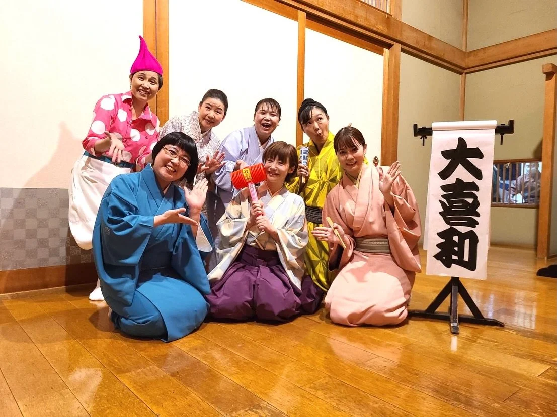 ⁡
2026年3月上席(3/1~3/10まで)
 #浅草演芸ホール にて
昼席(昼公演)は出演者が女性のみの興行
「桃組公演」開催中です‼️
⁡
今年は『桃組大喜利』🍑
あの笑点でおなじみの大喜利を
お届けしております😆✨
⁡
良くない回答でも座布団は取られないけれど、
ピコピコハンマーの餌食になります&hellip;！
⁡
■今後の出演予定日
&rArr;5日、7日、10日
⁡

■大喜利出演
&rArr;10日
⁡
主任： #蝶花楼桃花 師匠
⁡
ご来場お待ちしております🫡✨
⁡
 #