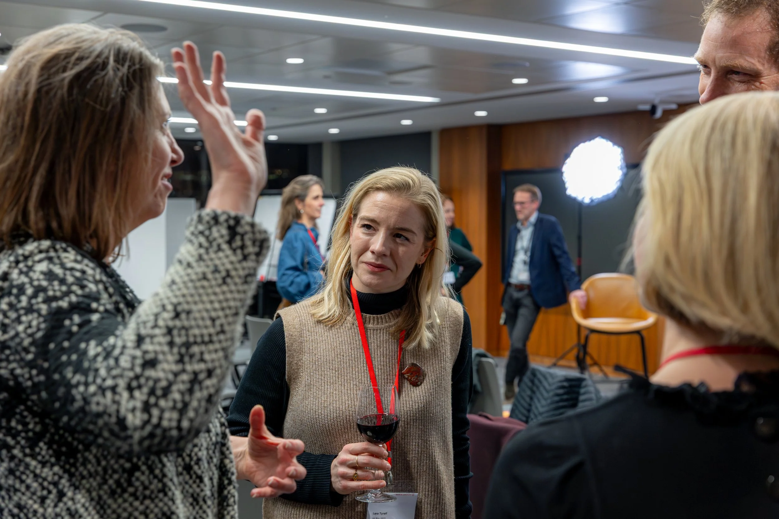 Earth Set Ep 5-16.jpg