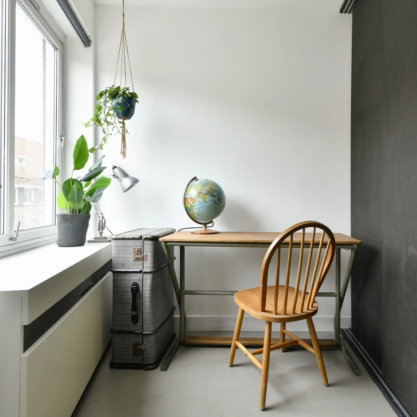 💡 Heizk&ouml;rper clever versteckt &ndash; Funktion trifft &Auml;sthetik!
Warum den Heizk&ouml;rper einfach so lassen, wenn man ihn sch&ouml;n und praktisch integrieren kann? Hier wurde er in die Fensterbank eingebaut &ndash; so entsteht eine zus&au