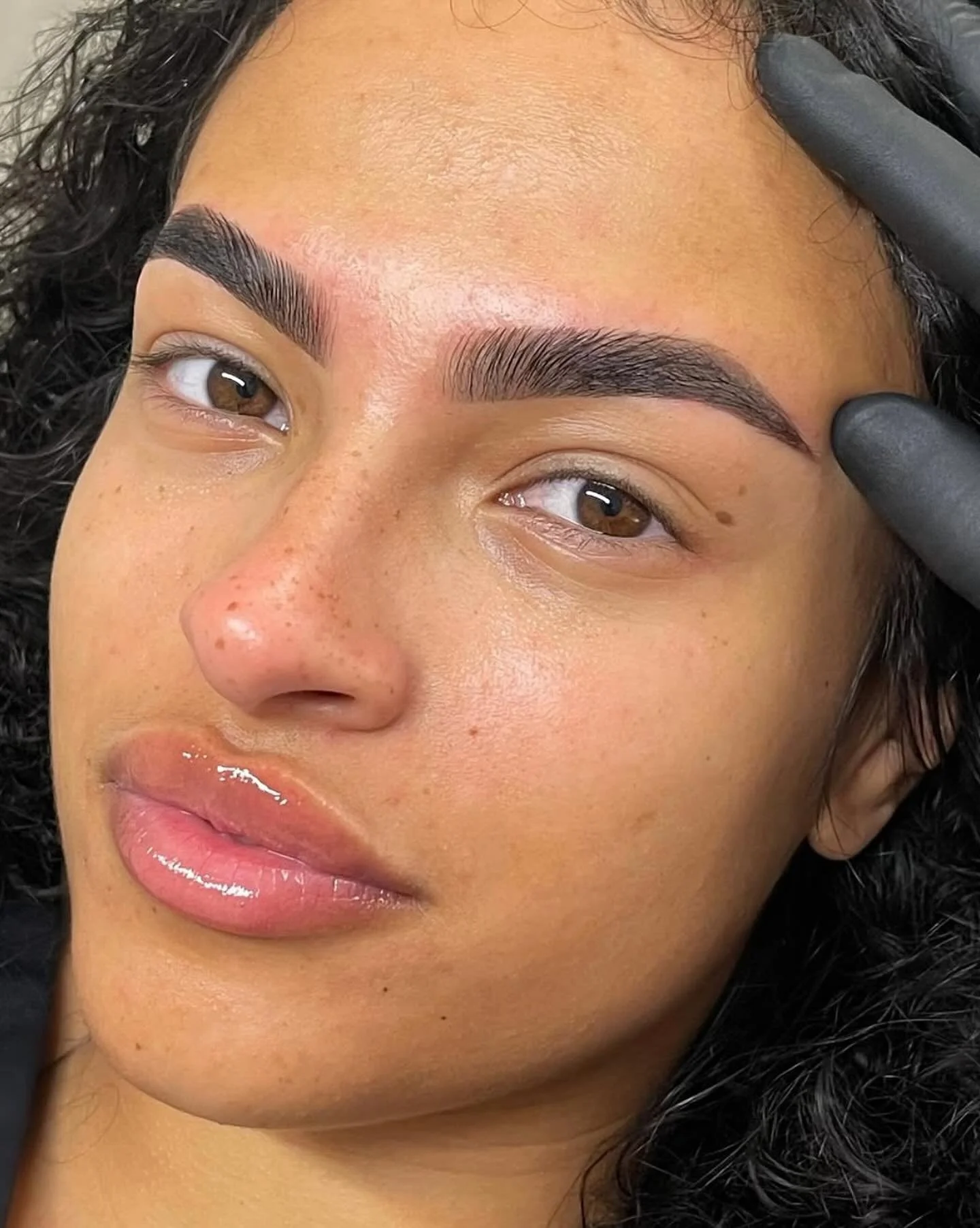 HD BrowSculpt ✨

A treatment that tames, lifts and sets your brows for a fuller, more defined look that lasts.

📸 image credit to the talented @_browenvy @hdbrowsofficial 

Book now using the link in our bio 📲

#HDBrows #BrowSculpt #BrowLamination 