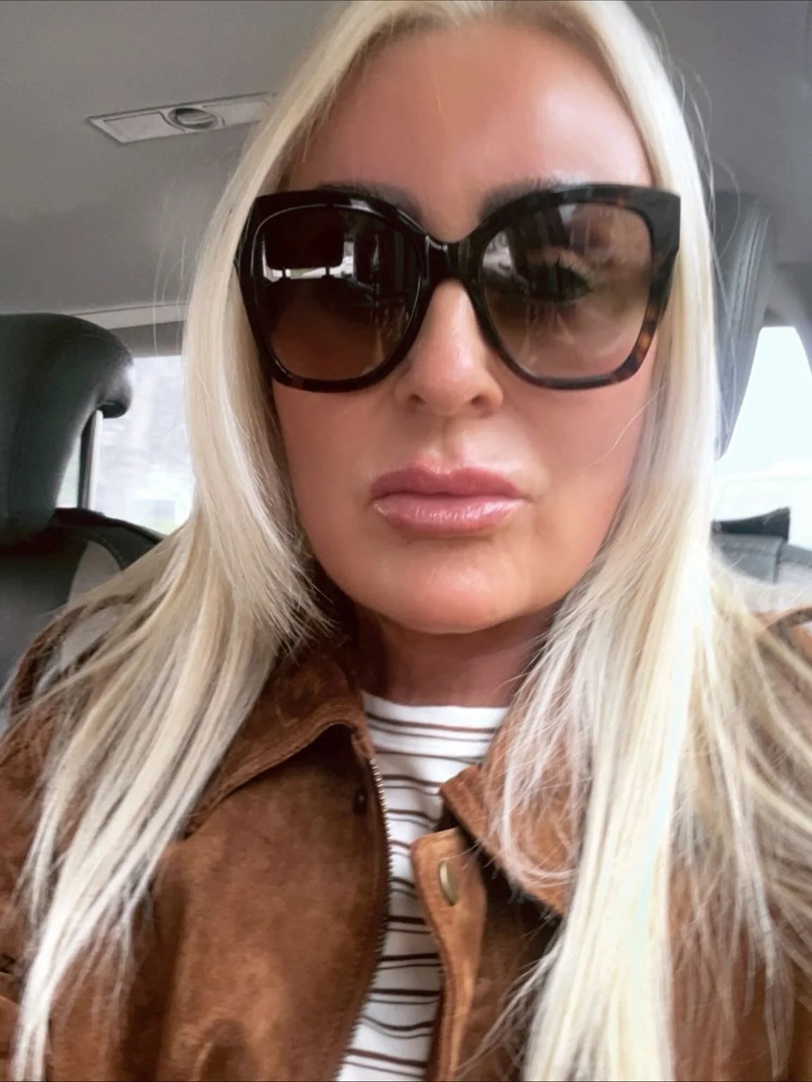 48 hours in Greece 🇬🇷✨
The quickest trip but one of the most special.
I surprised my mum and dad, they had no idea I was coming and seeing their faces made every second of travel worth it.
We’ve spent so many summers here over the years; it