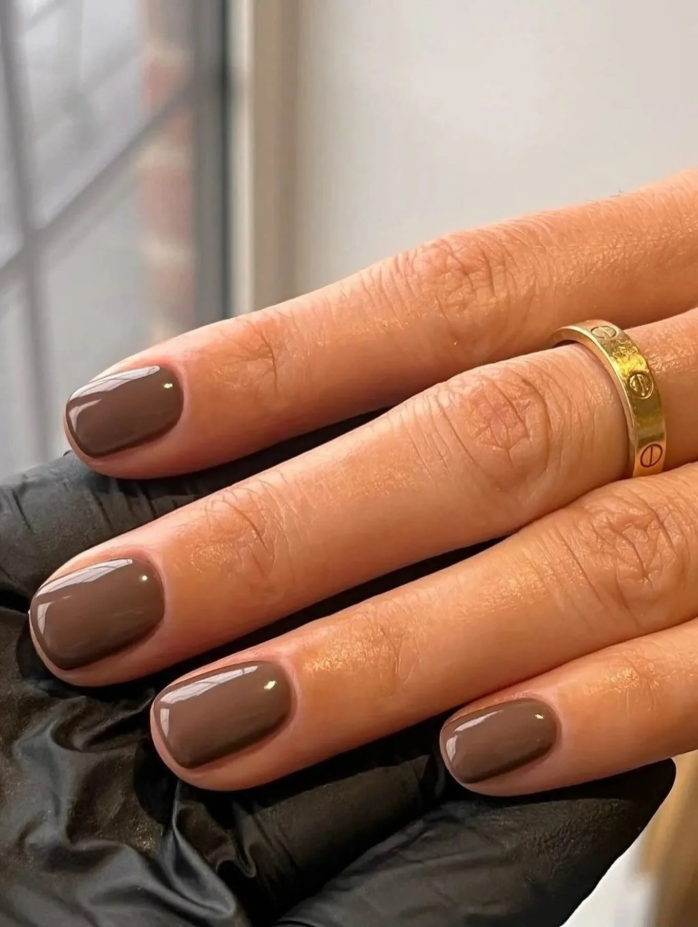 Nail inspo 🤎
Rich, glossy brown - the ultimate shade of the season.
Warm, versatile and perfect for autumn days 🍂

Appointments are available now &ndash; tap the link in bio to book your next mani at The Lanes 🤎

#TheLanesHealthAndBeauty #AutumnNa
