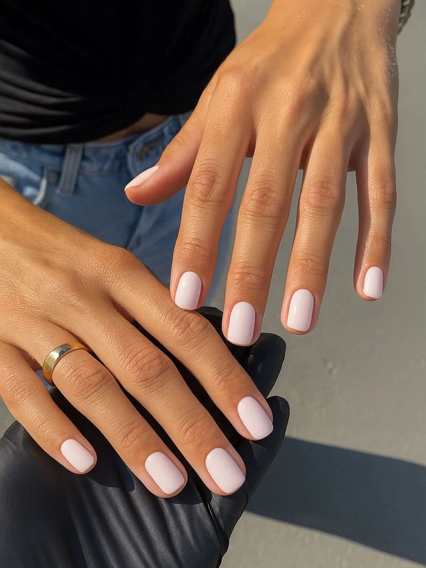 Soft pink, clean lines, effortless elegance 🩰✨

Sometimes the simplest set says the most. A fresh, glossy baby pink that works for every occasion &ndash; from everyday chic to special moments.

Photo credits @pinterest 

Book now using the link in t