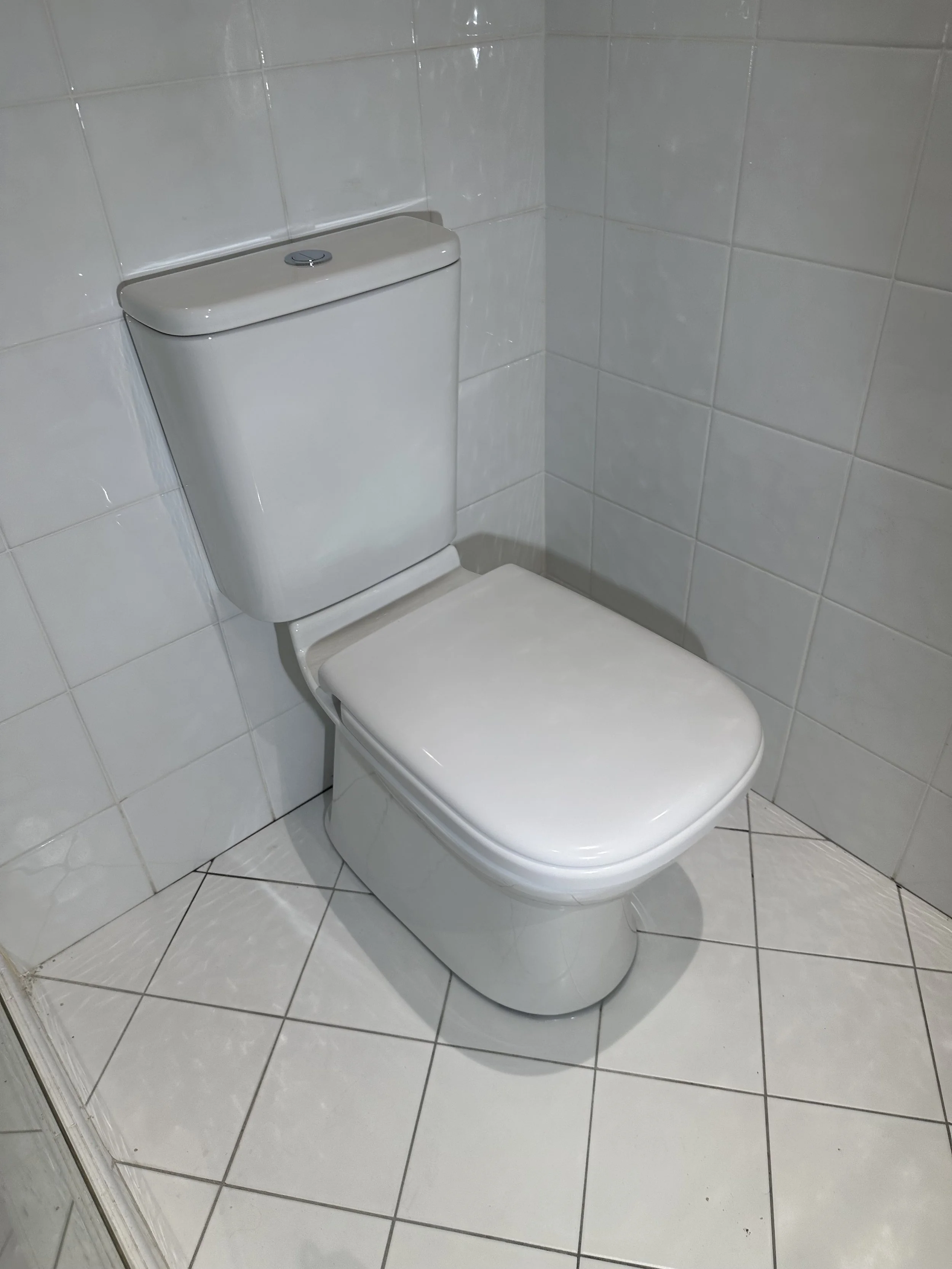 Justin Time Plumbing Close Couple Toilet Suite.jpg