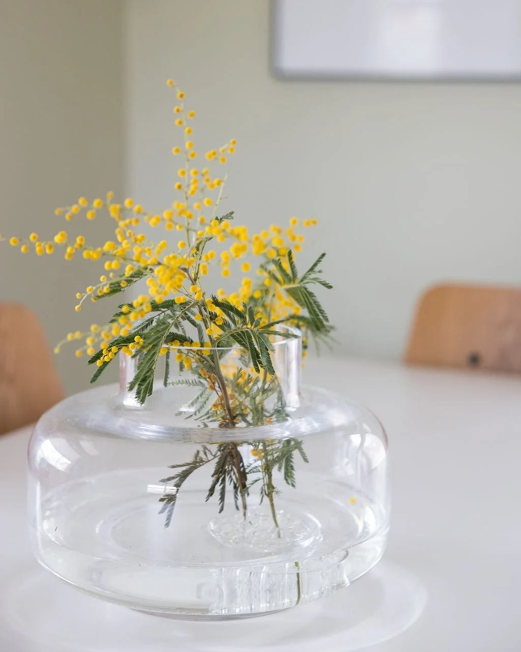 Levollinen koti ei synny sattumalta &mdash; se syntyy pienist&auml;, harkituista valinnoista.

Kirjoitin hiljattain maksuttoman oppaan kodin harmoniasta, koska uskon, ett&auml; jokaisella on oikeus kotiin, jossa mieli saa lev&auml;t&auml; ja arki kul