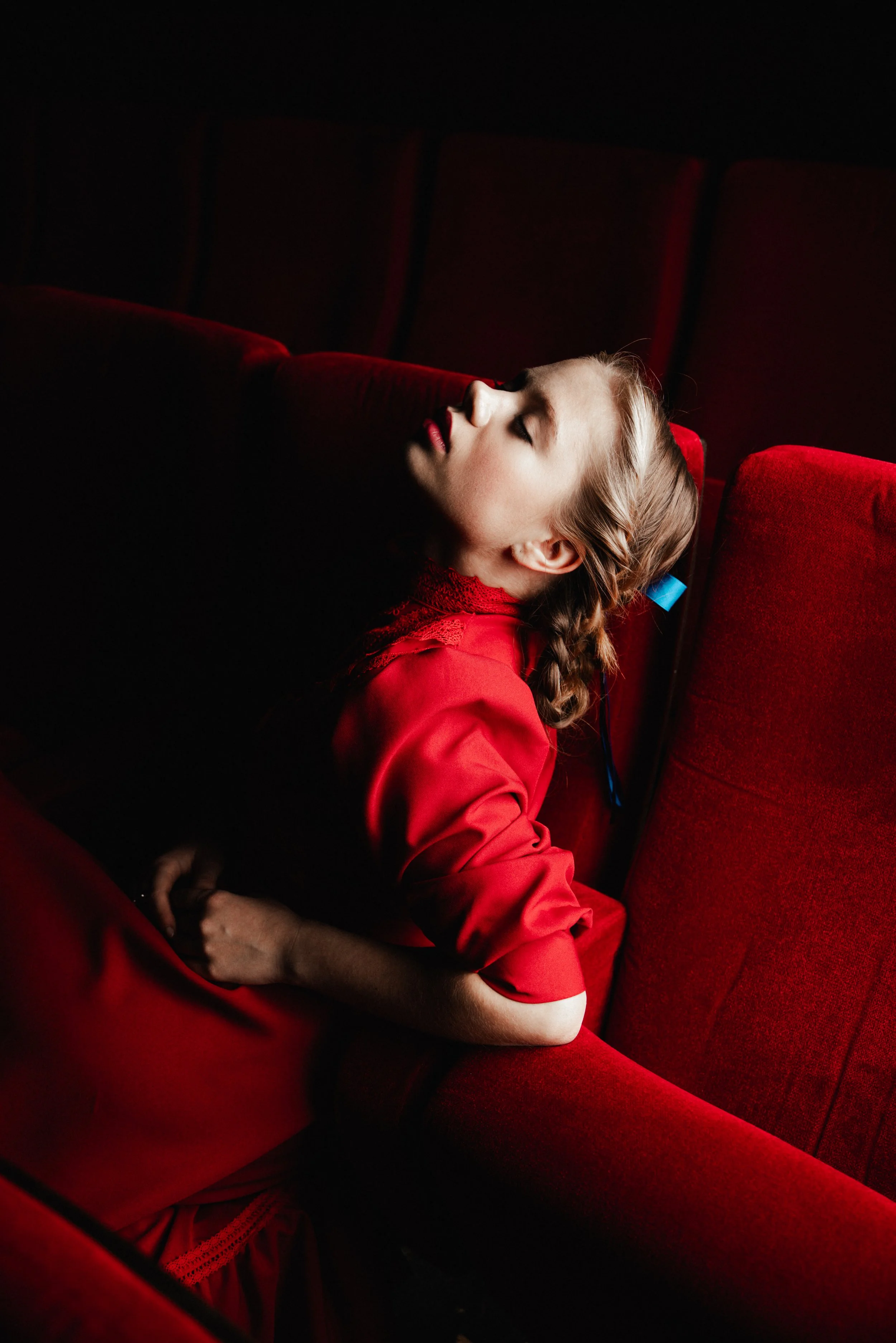 AM film pearl 301020250035.jpg