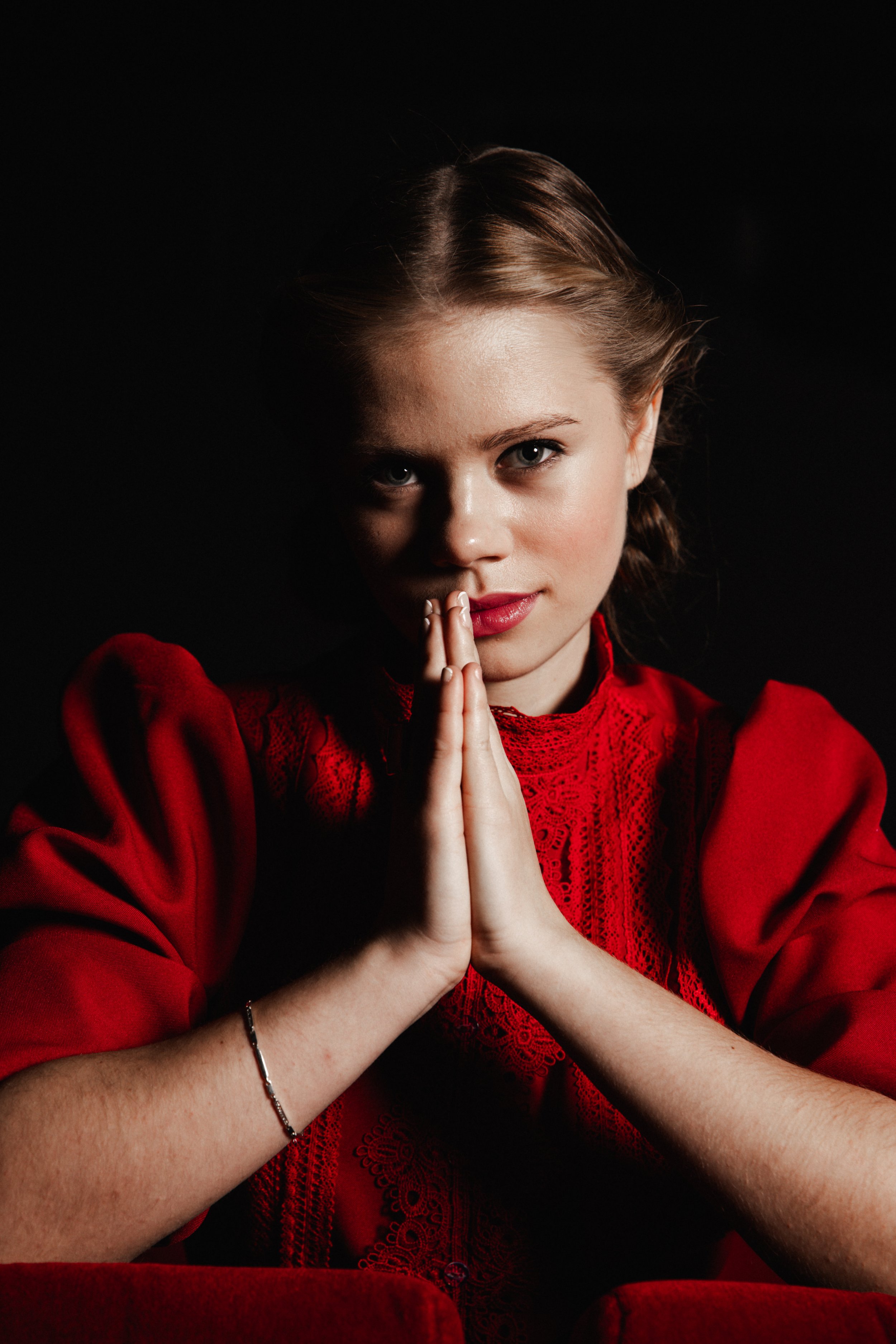 AM film pearl 301020250024.jpg