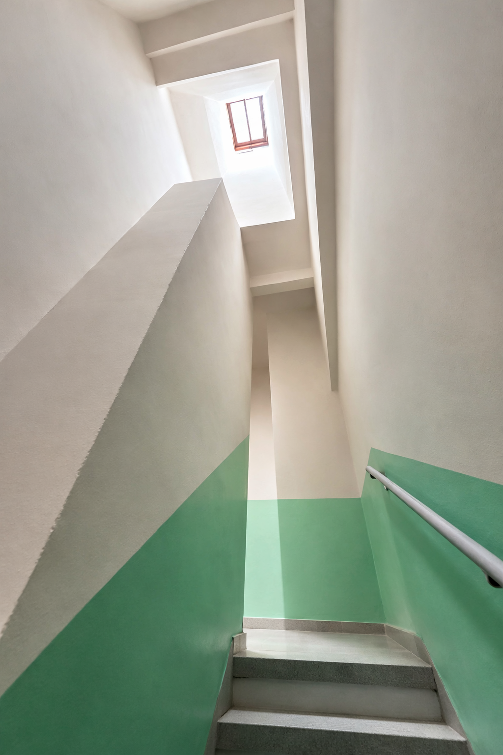 ESCALERA LUZ LIMPIA.png