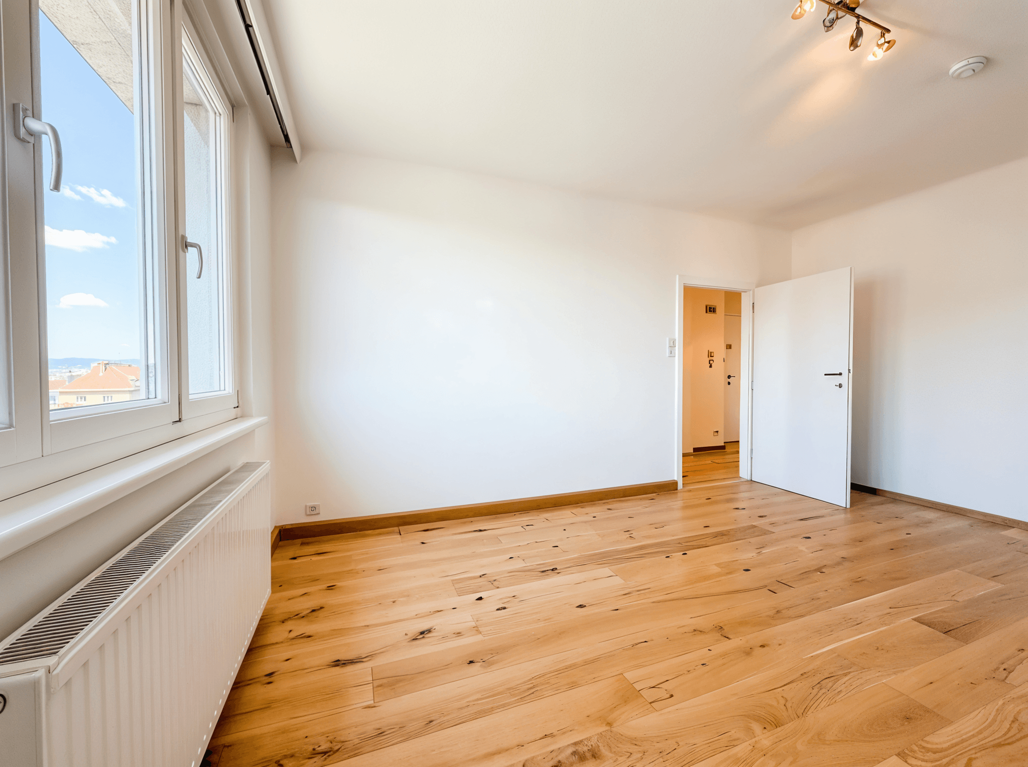 Zimmer 1 am Fenster.png
