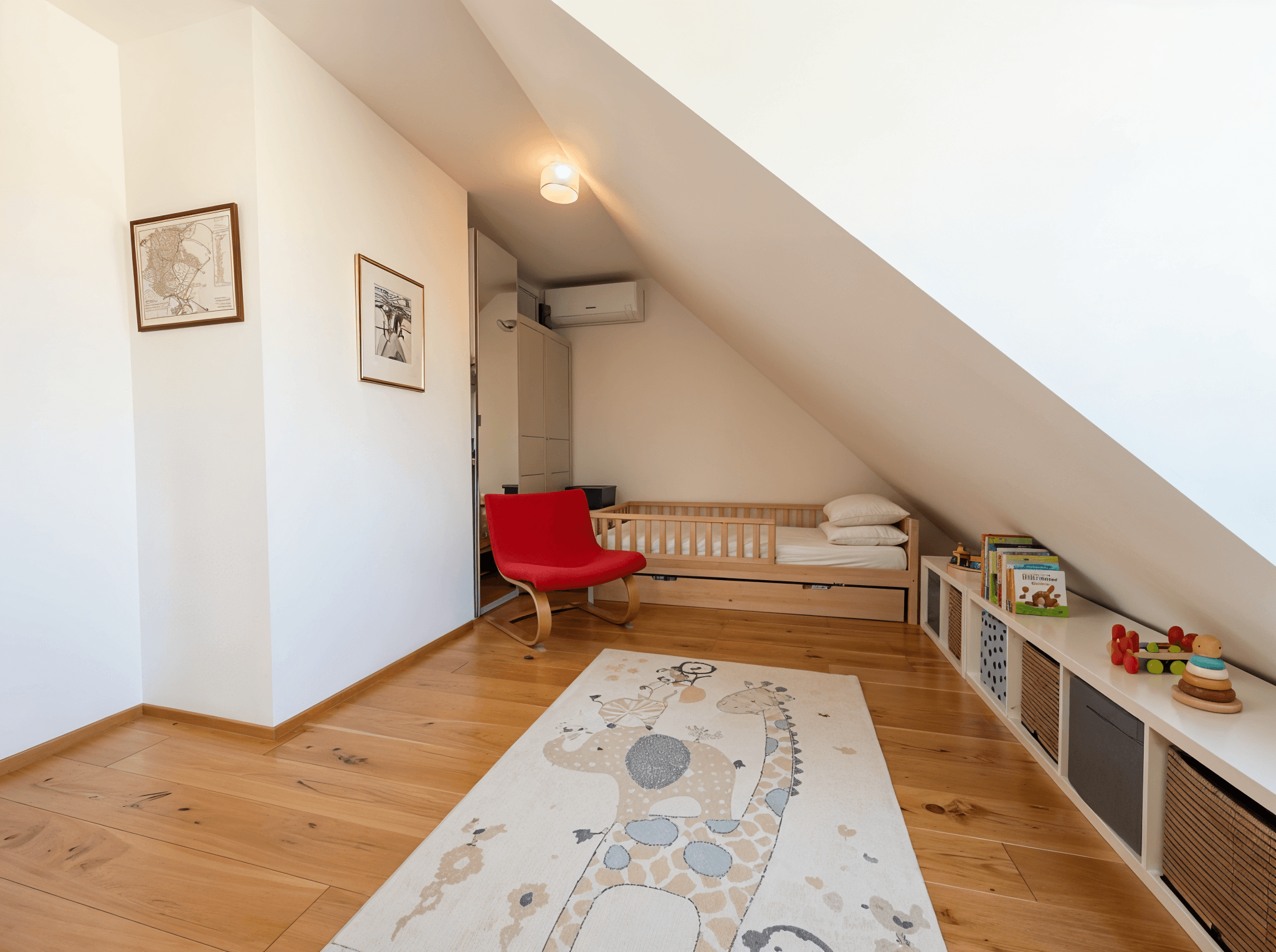 Schlafzimmer oben 3.png