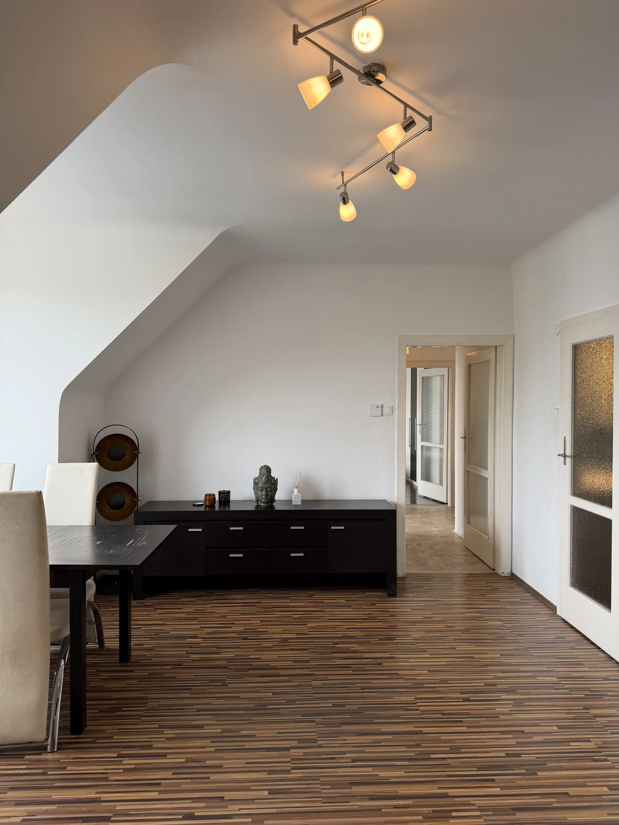 Wohnzimmer 2.jpg