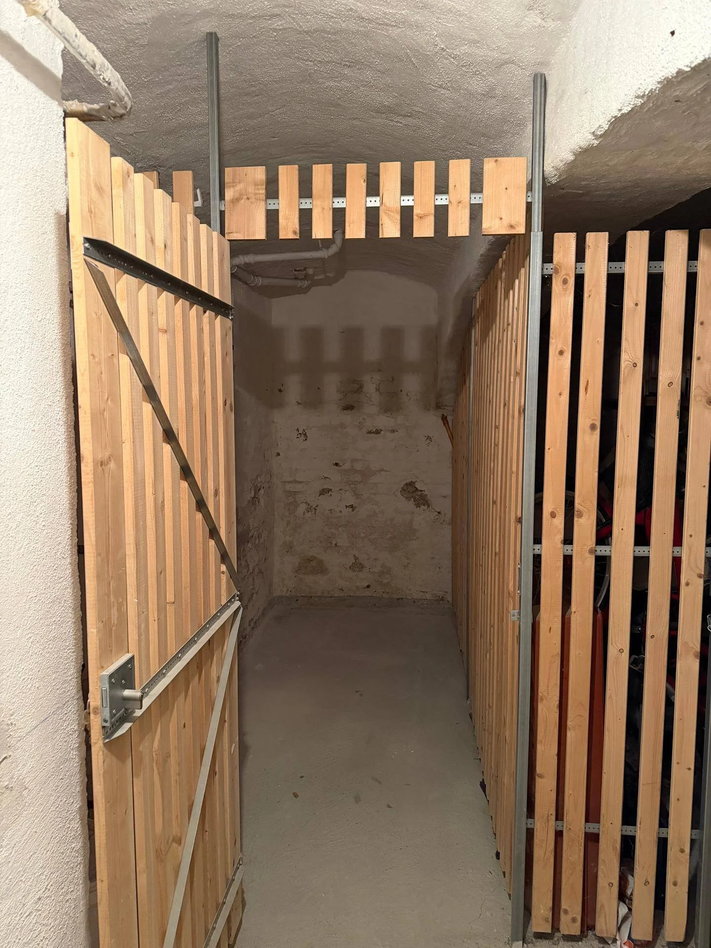 Kellerabteil geöffnet