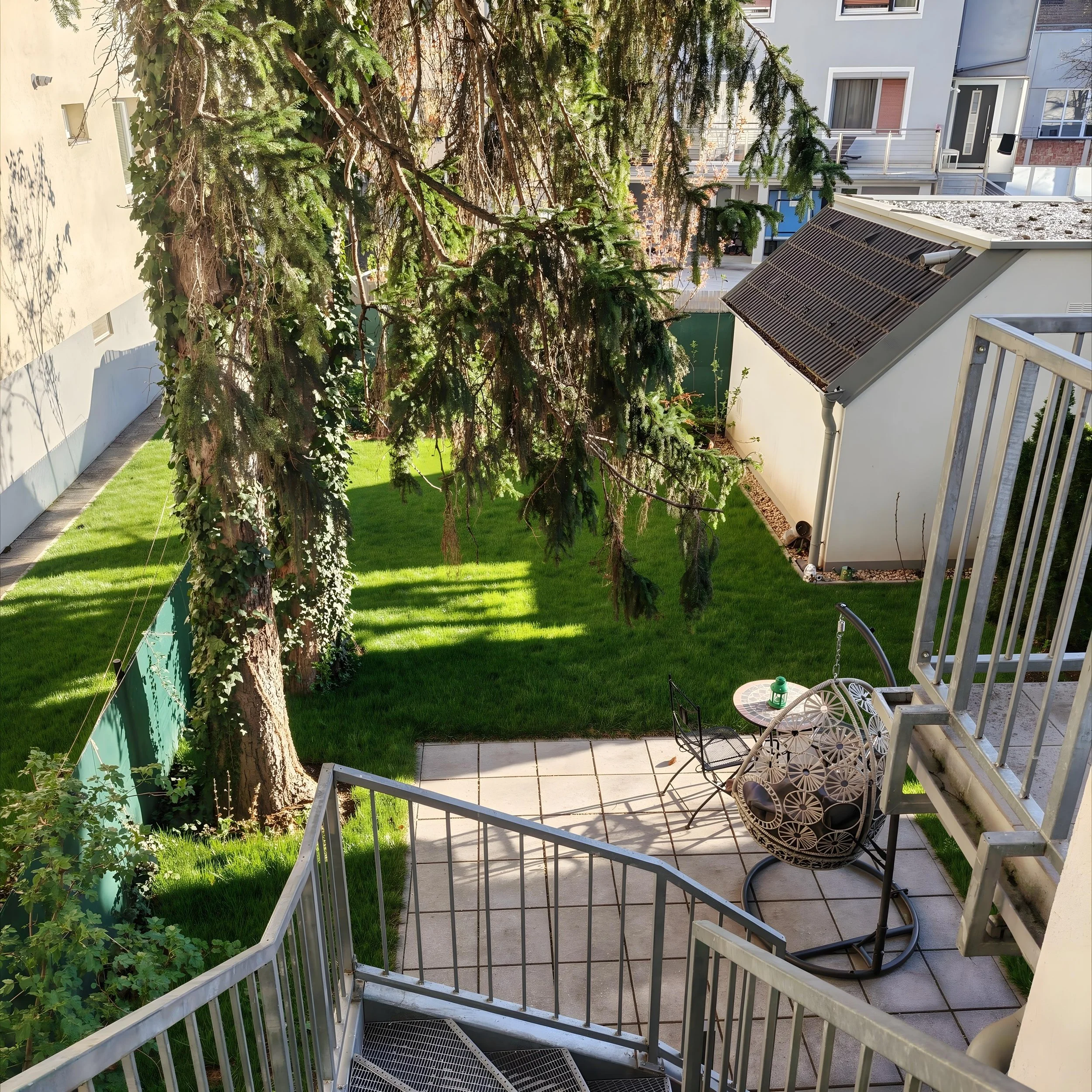 Garten Ausblick Schlafzimmer.png