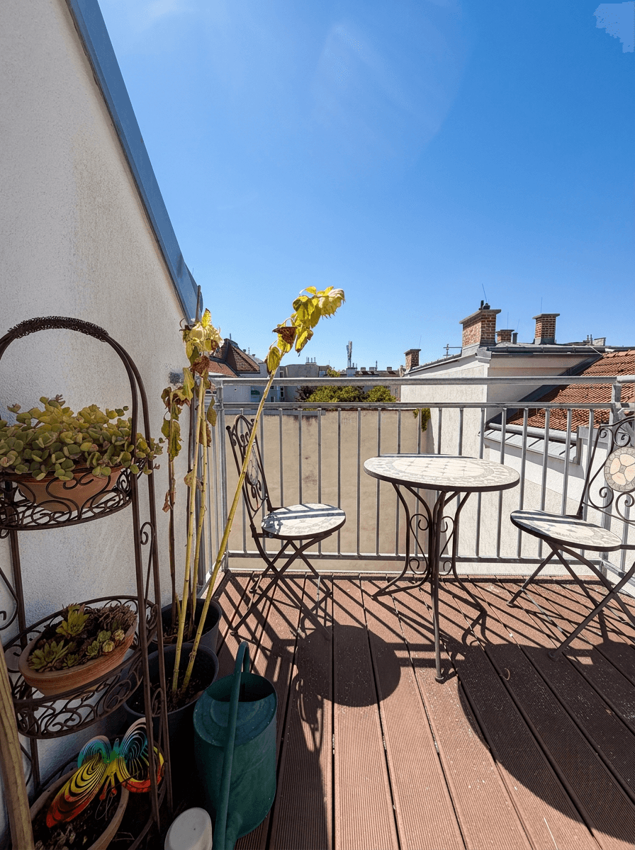 Terrasse Innenhof.png