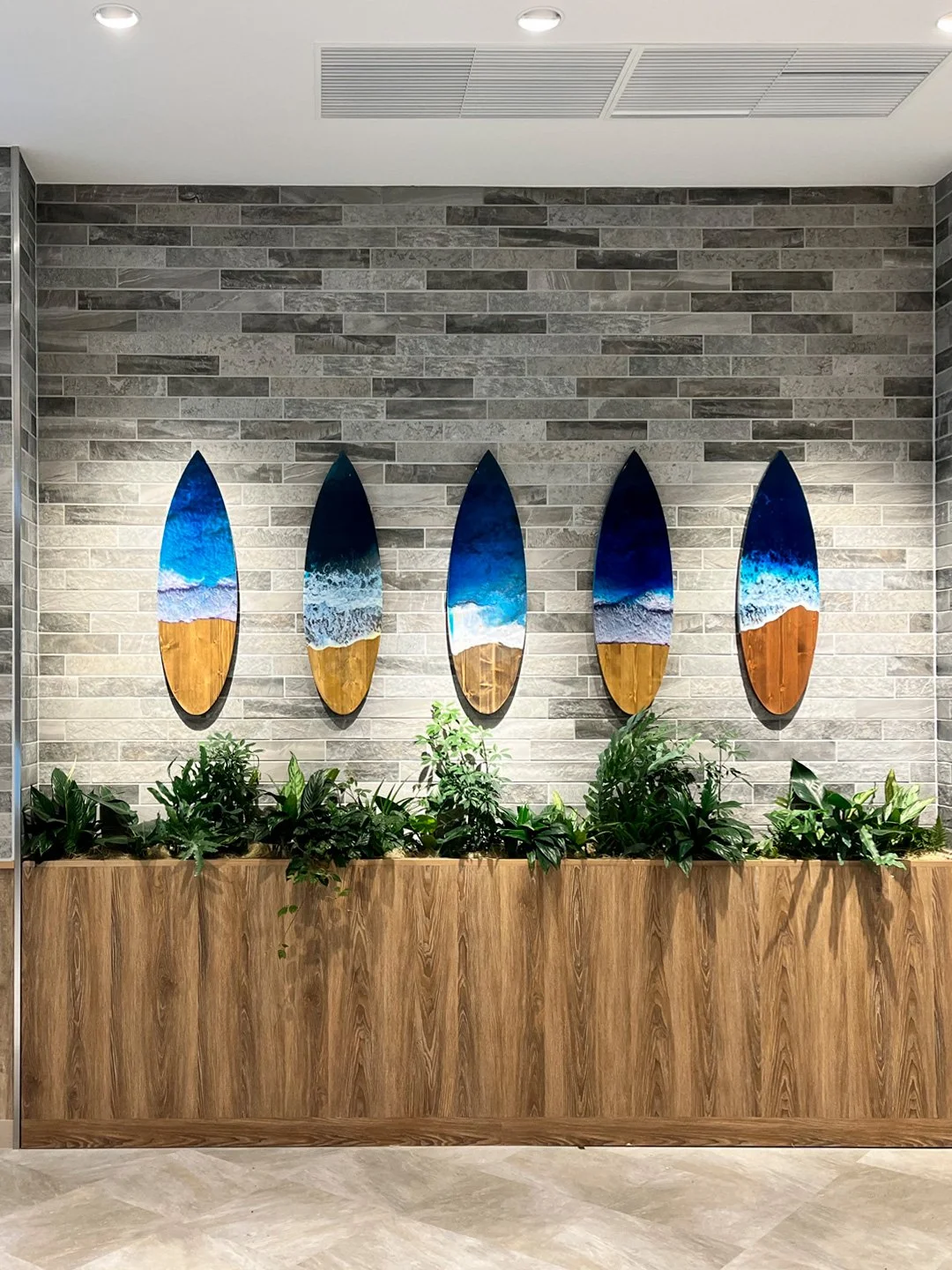 THE OUTLETS SHONAN HIRATSUKA
フードコート
壁面装飾