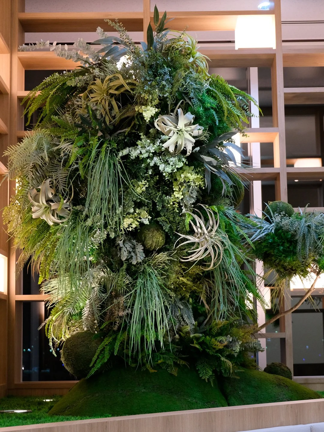 福岡空港 国際線搭乗エリア(日本の四季をテーマとした装飾)