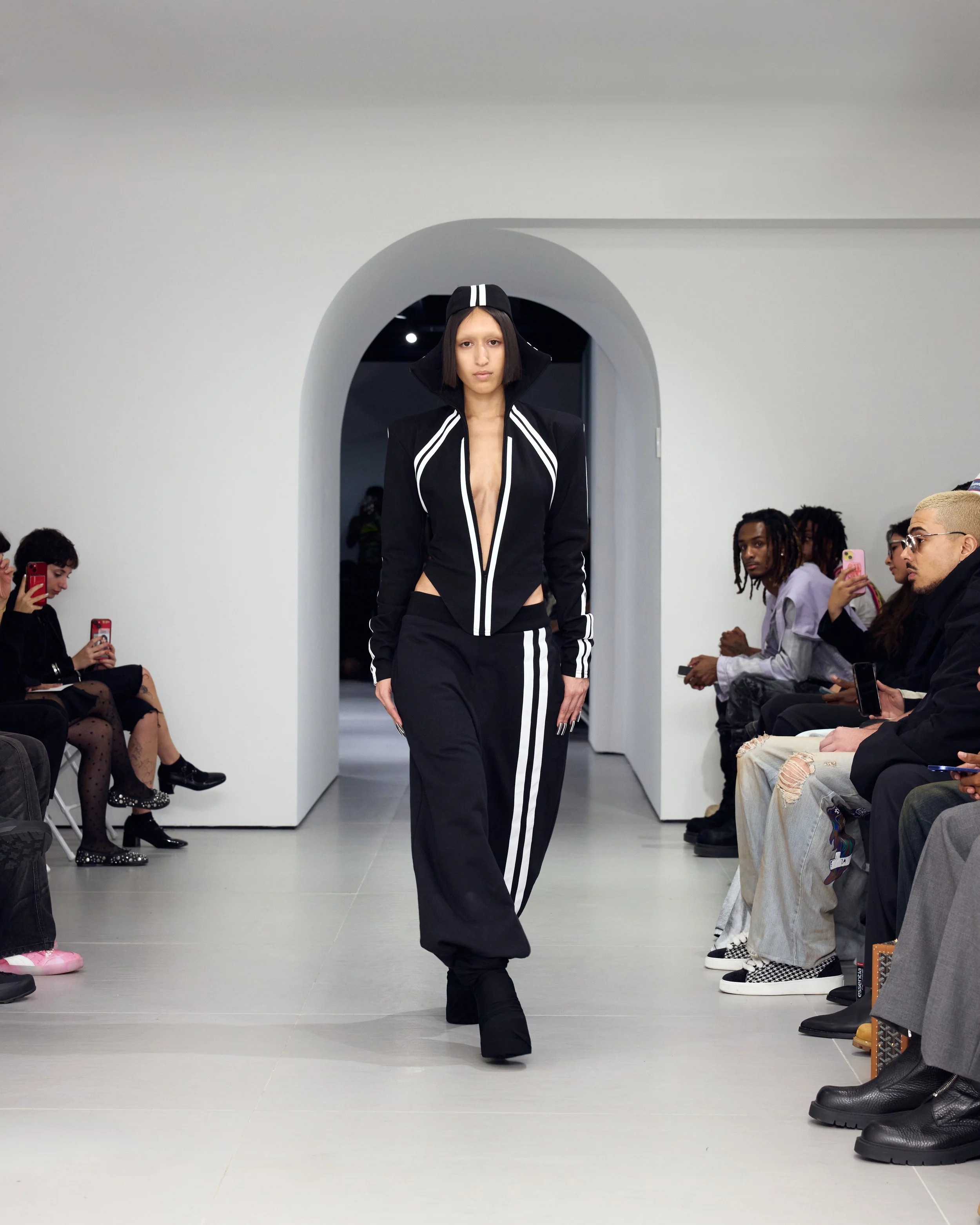 20250913_Ocean_Savage_Runway4032.jpg