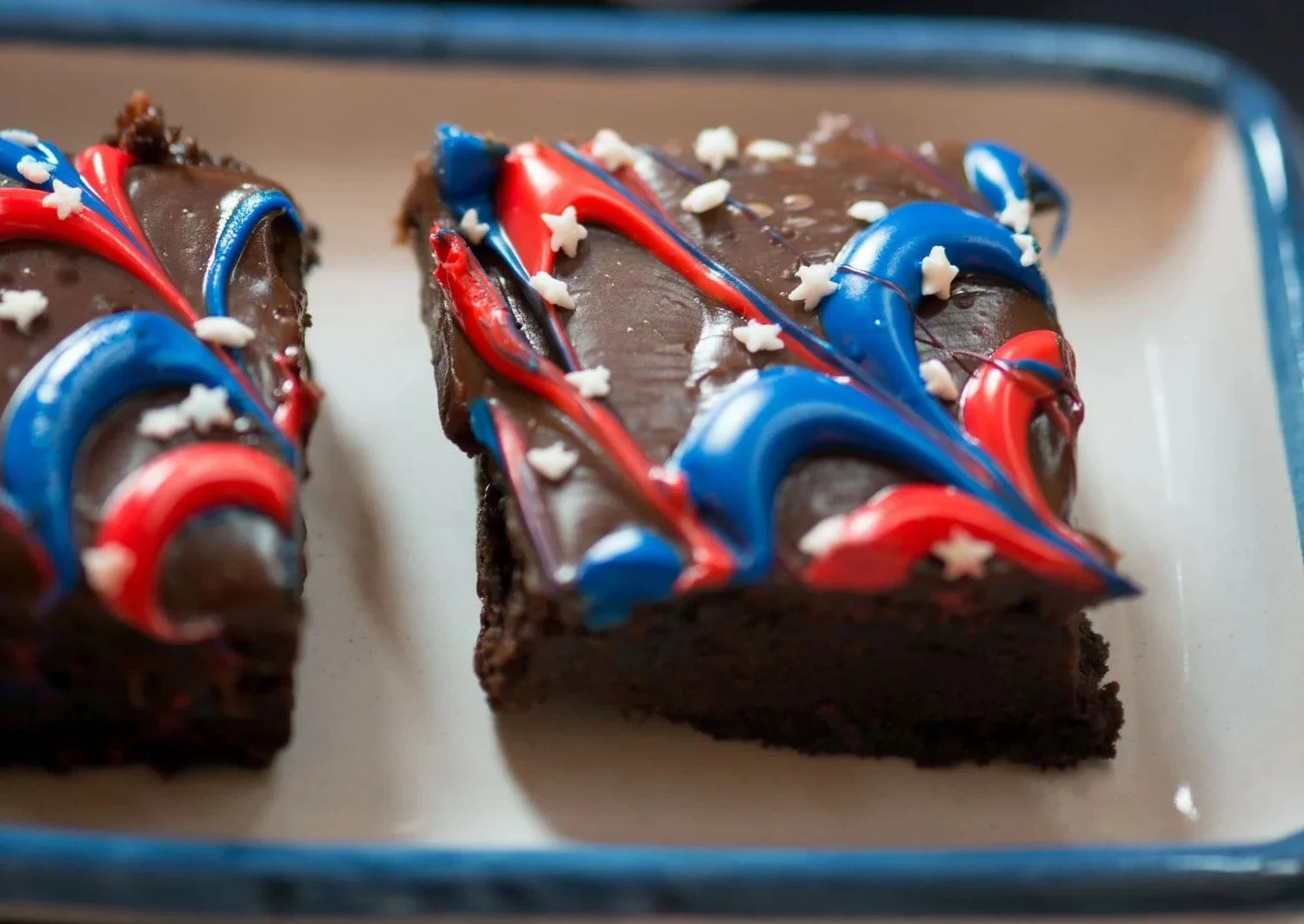 VEGAN &amp; GLUTEN-FREE BROWNIES