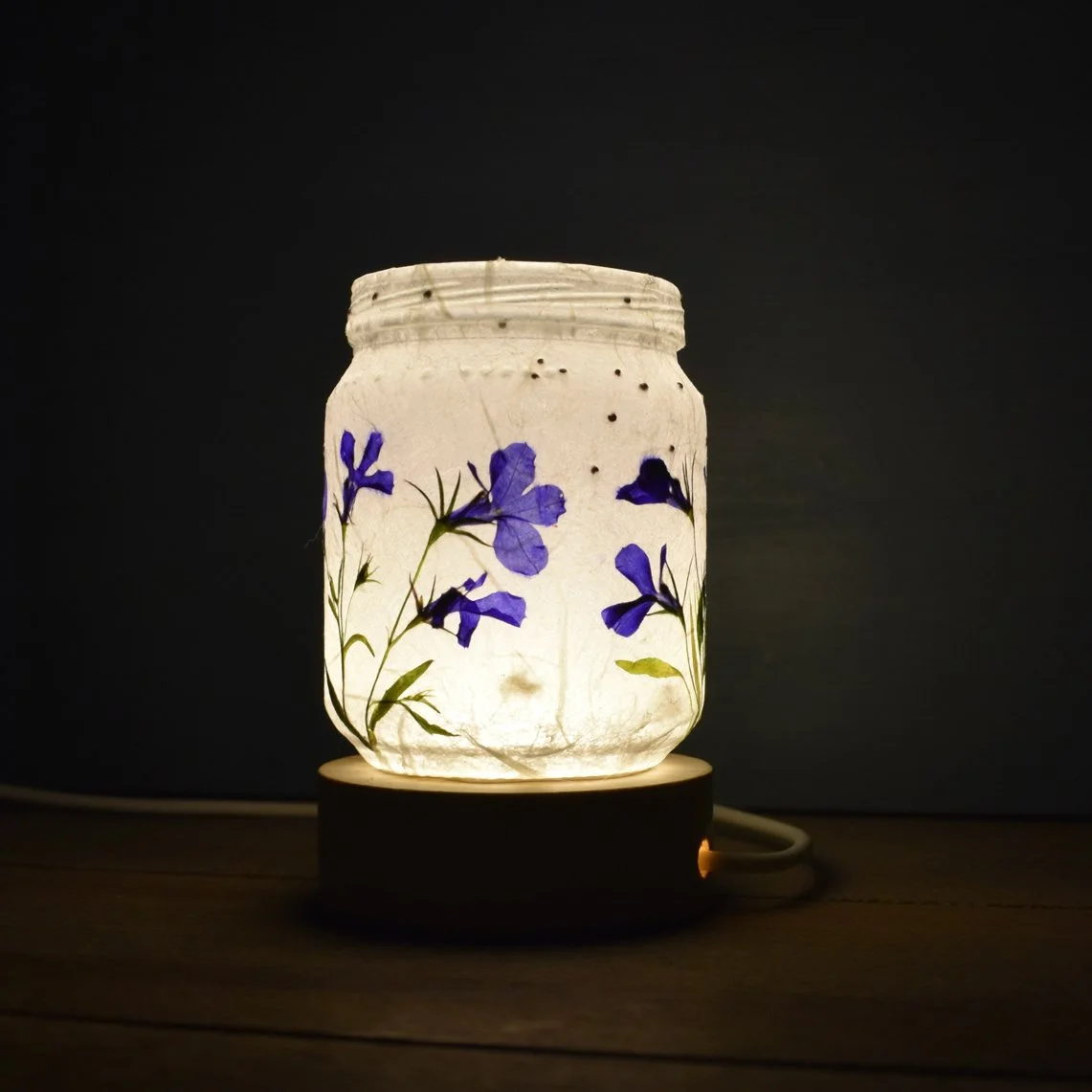 Tiny Lobelia Garden Lamp