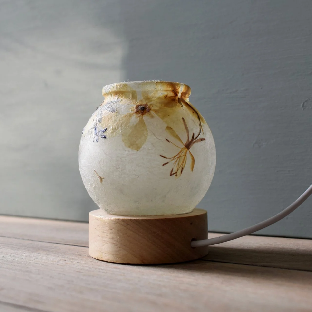 Tiny Summer Anemone Lamp