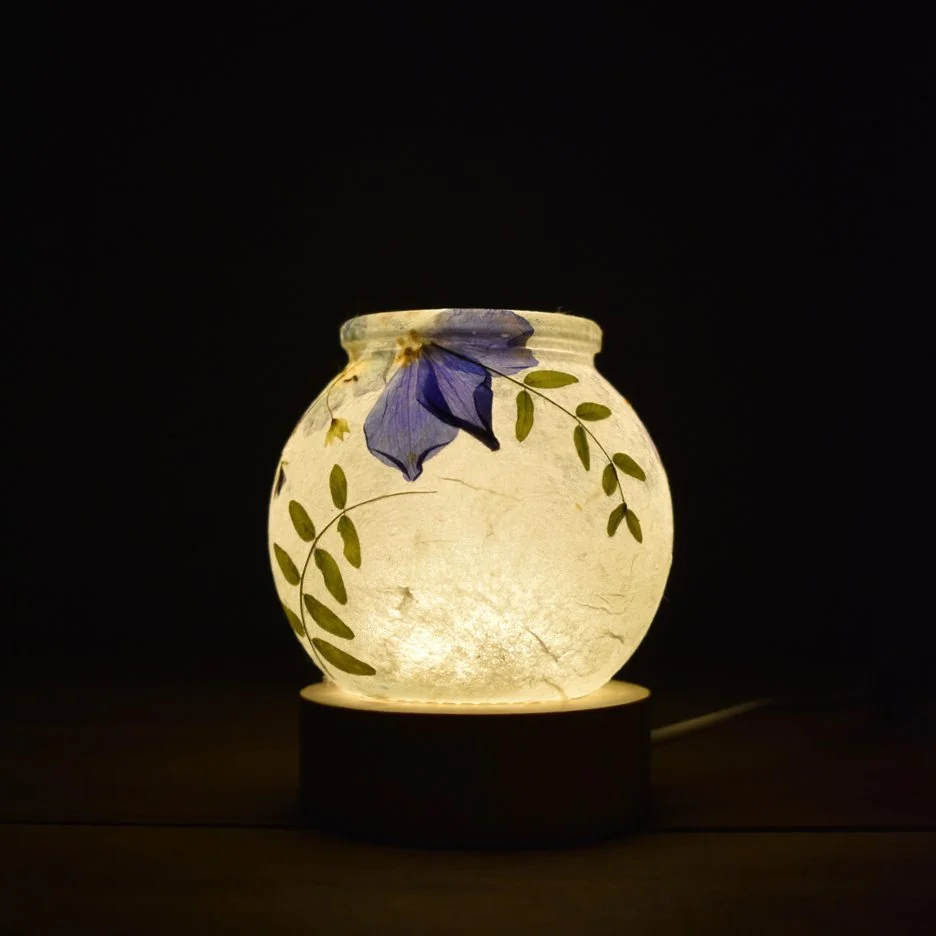 Tiny Vicia Lamp